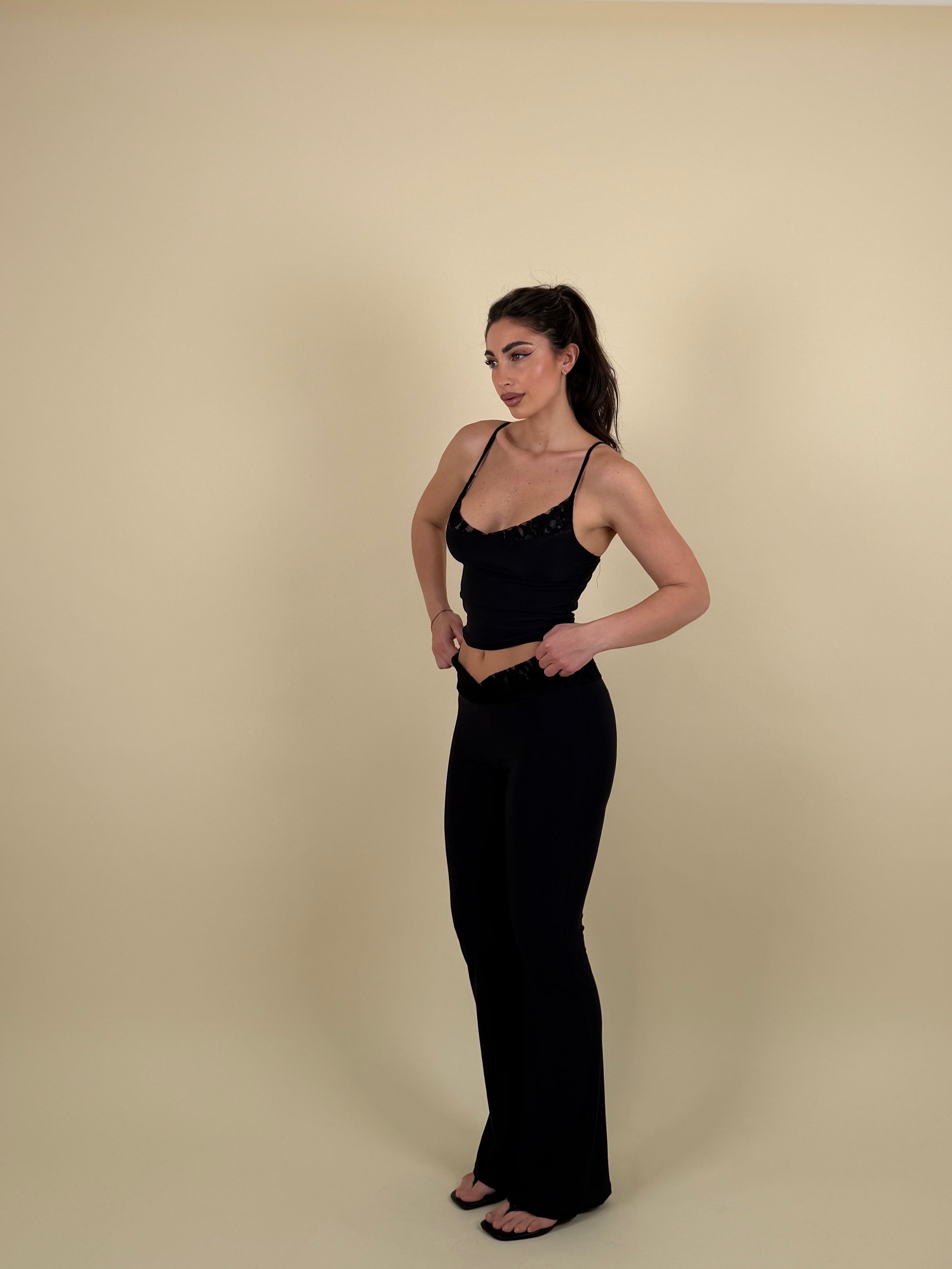 Completo top e pantalone zampa