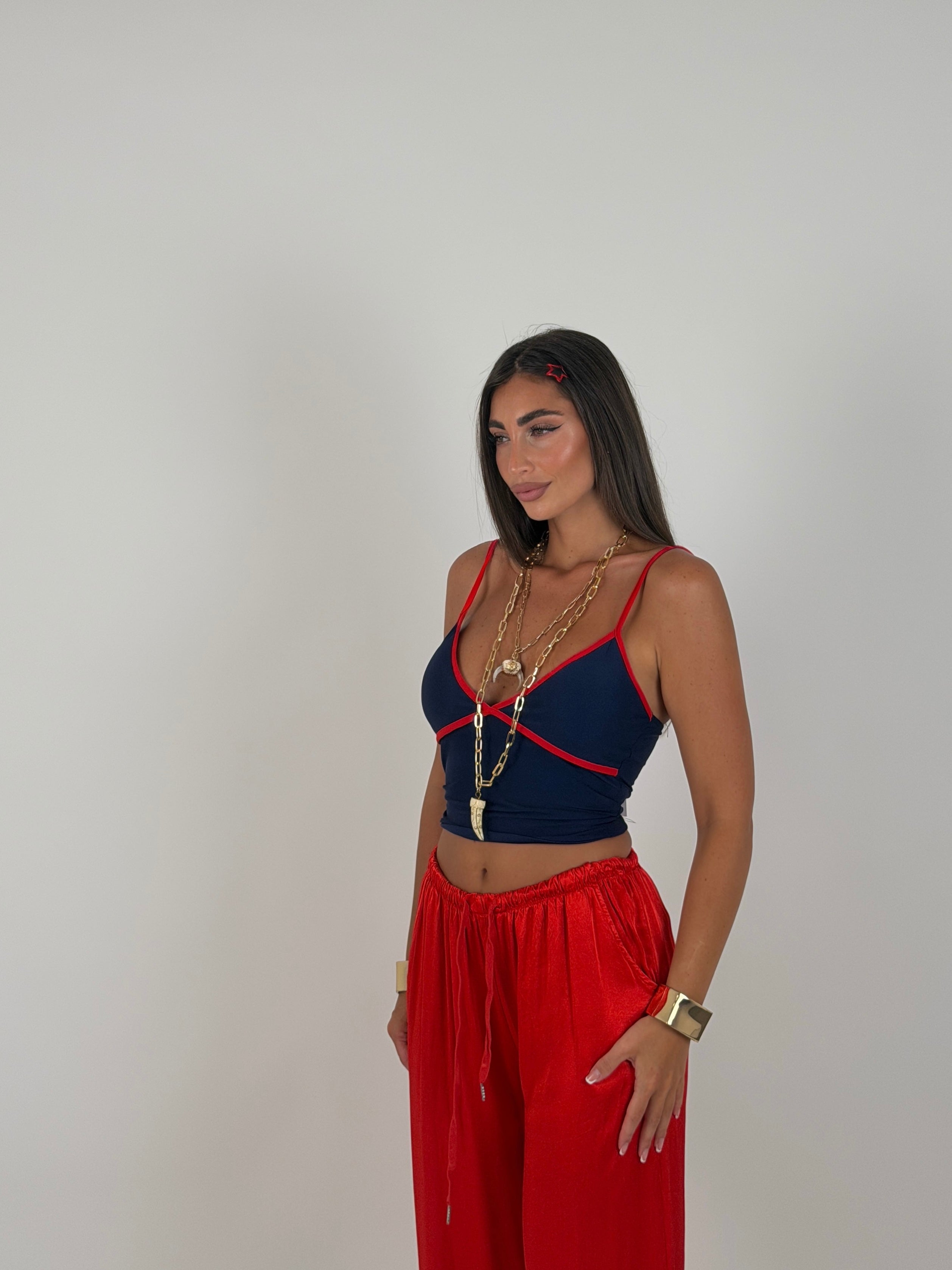 Top doppio colore con bretellina elastica e coppa