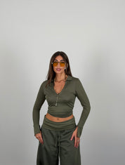 Maglia collo camicia semivelata