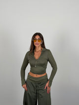 Maglia collo camicia semivelata