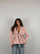 Giacca con spallina strutturata e cintura in vita