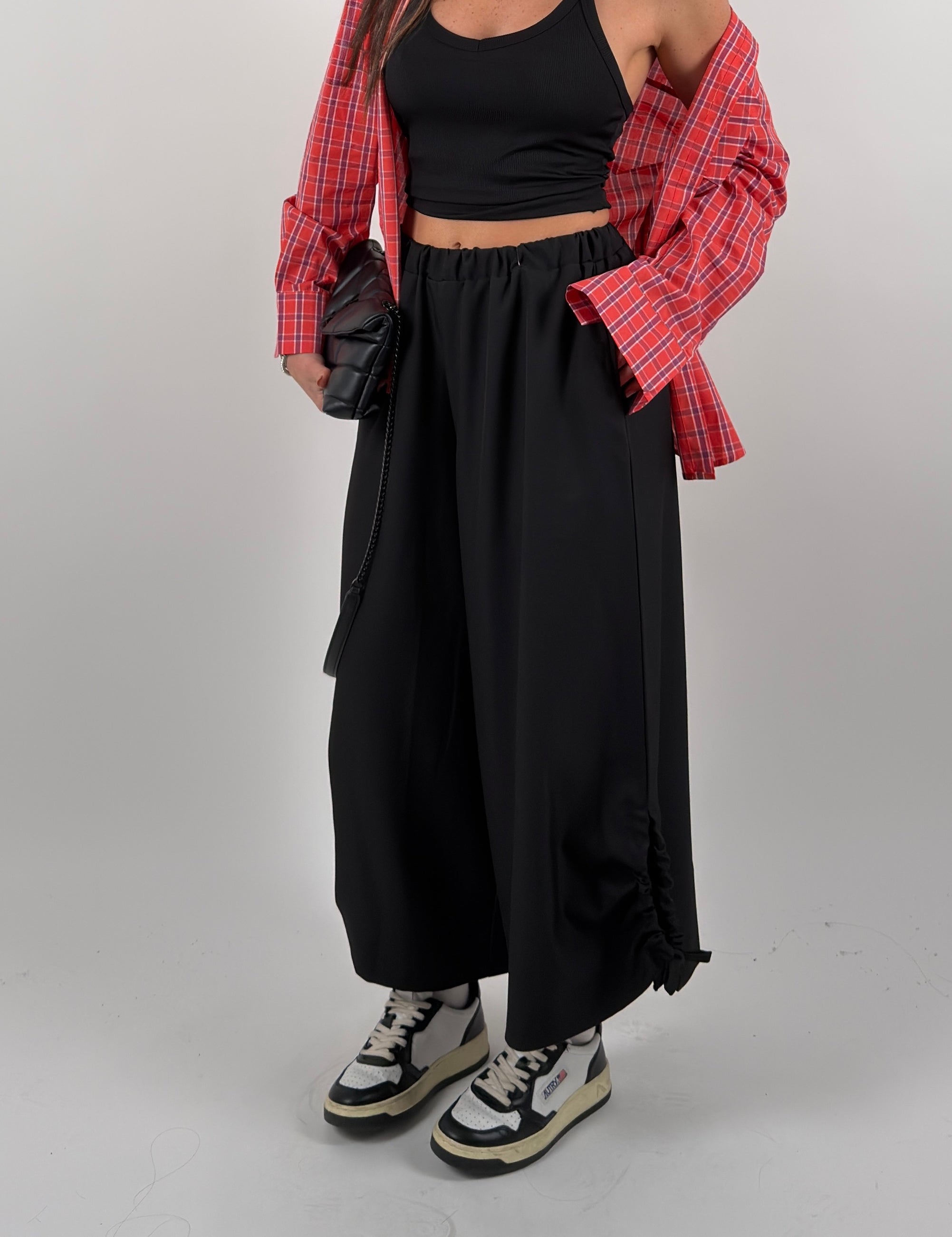 Jorts in tessuto regolabile sul lato