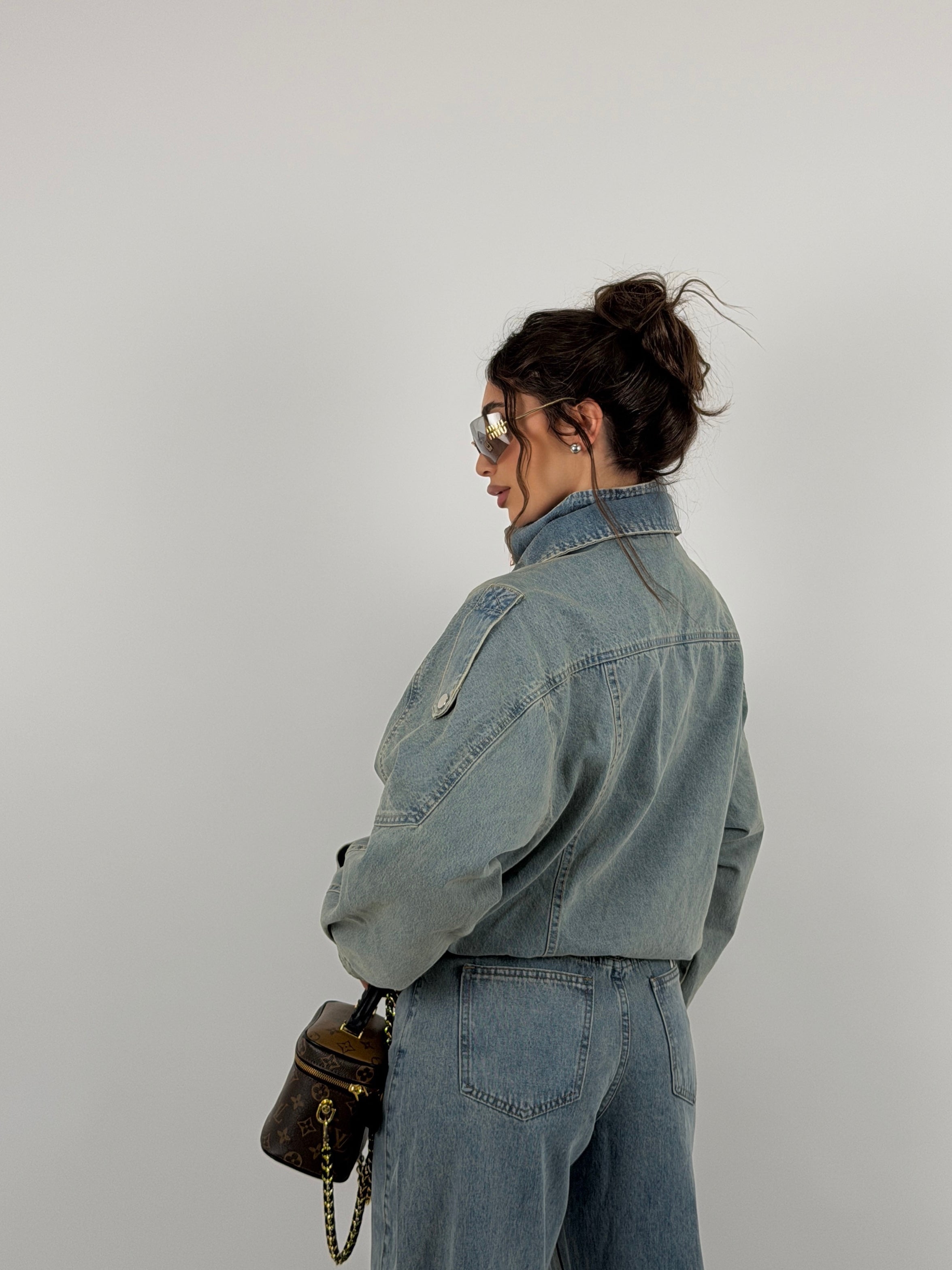 Giacca in denim chiaro con elastico in vita