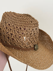 Cappello dettaglio incrociato