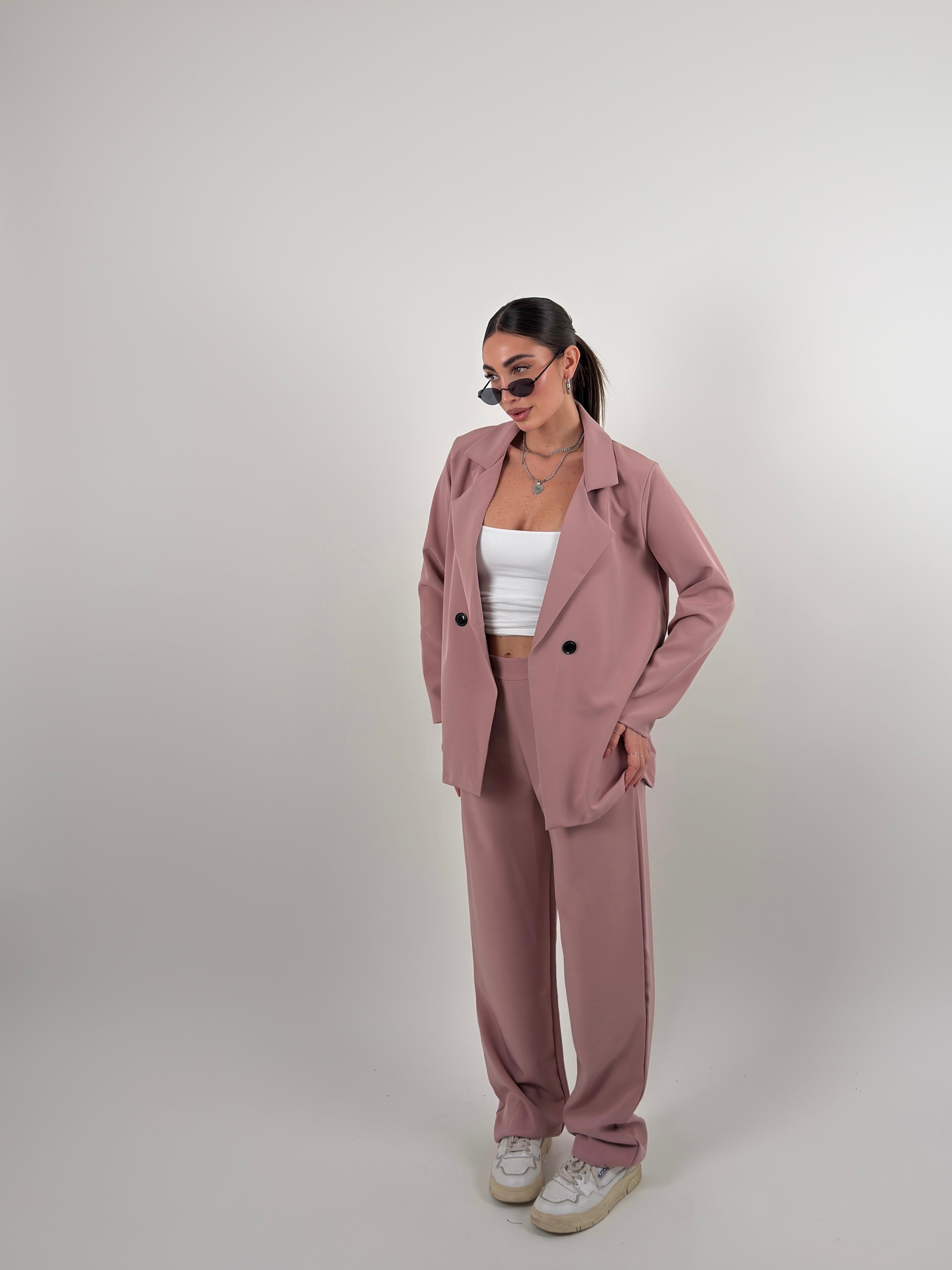 Completo tessuto con giacca e pantalone