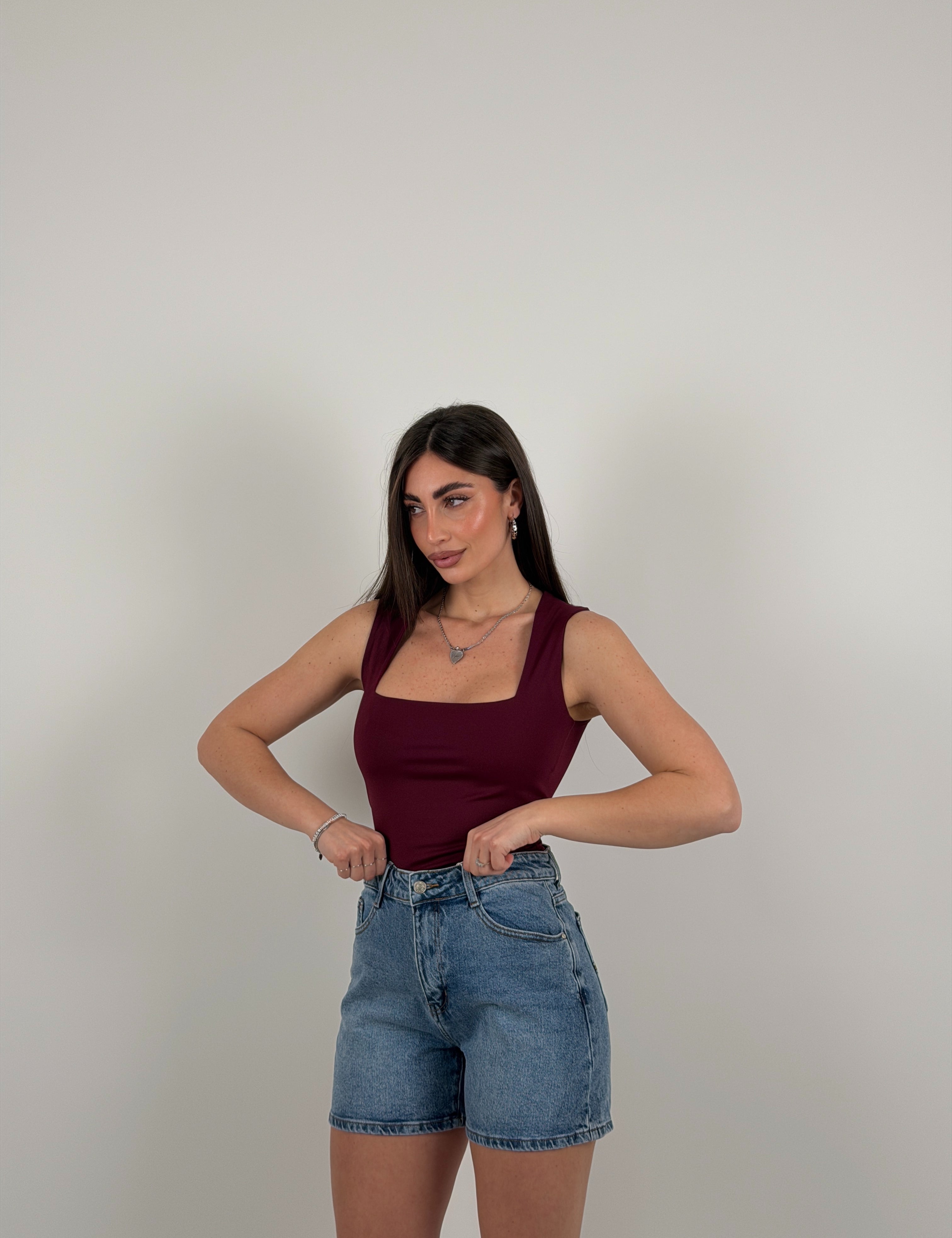 Body giromanica scollo quadrato