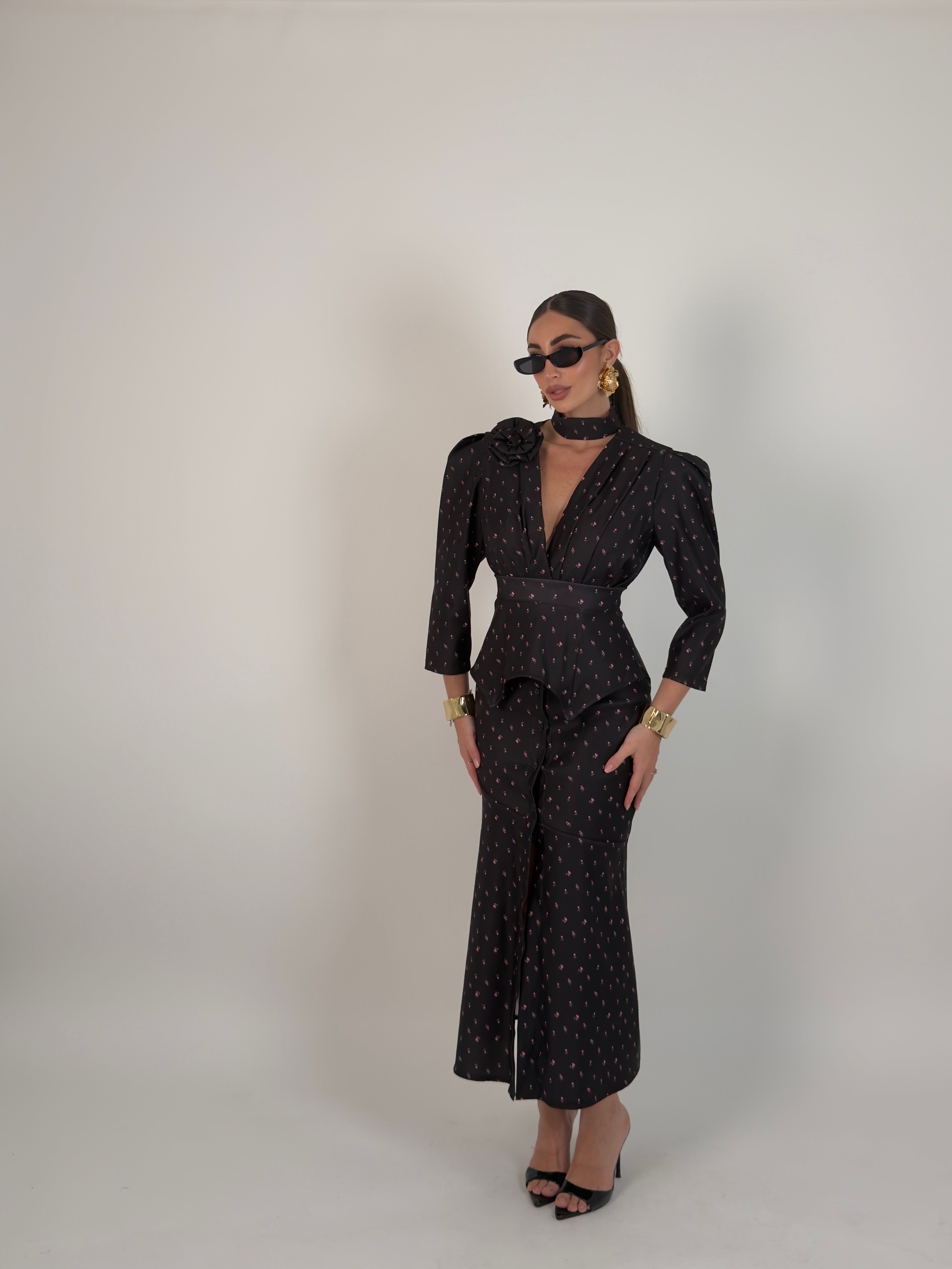 Vestito con bustino e chocker