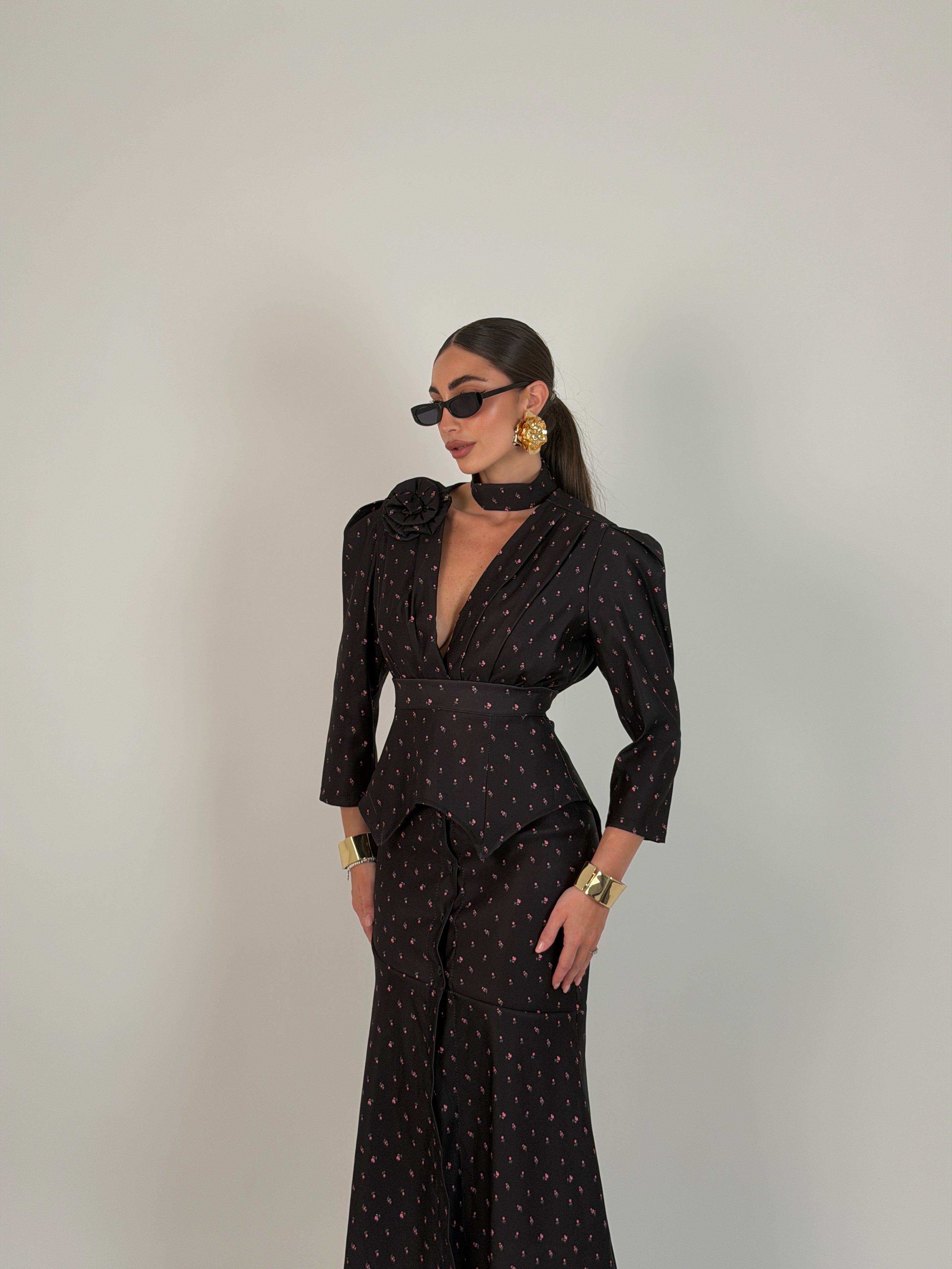 Vestito con bustino e chocker