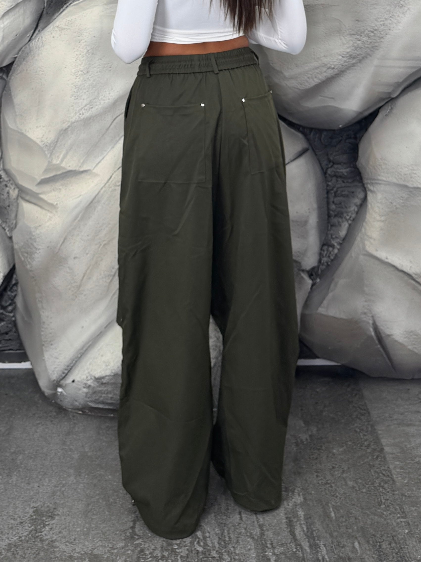 Pantalone borchie
