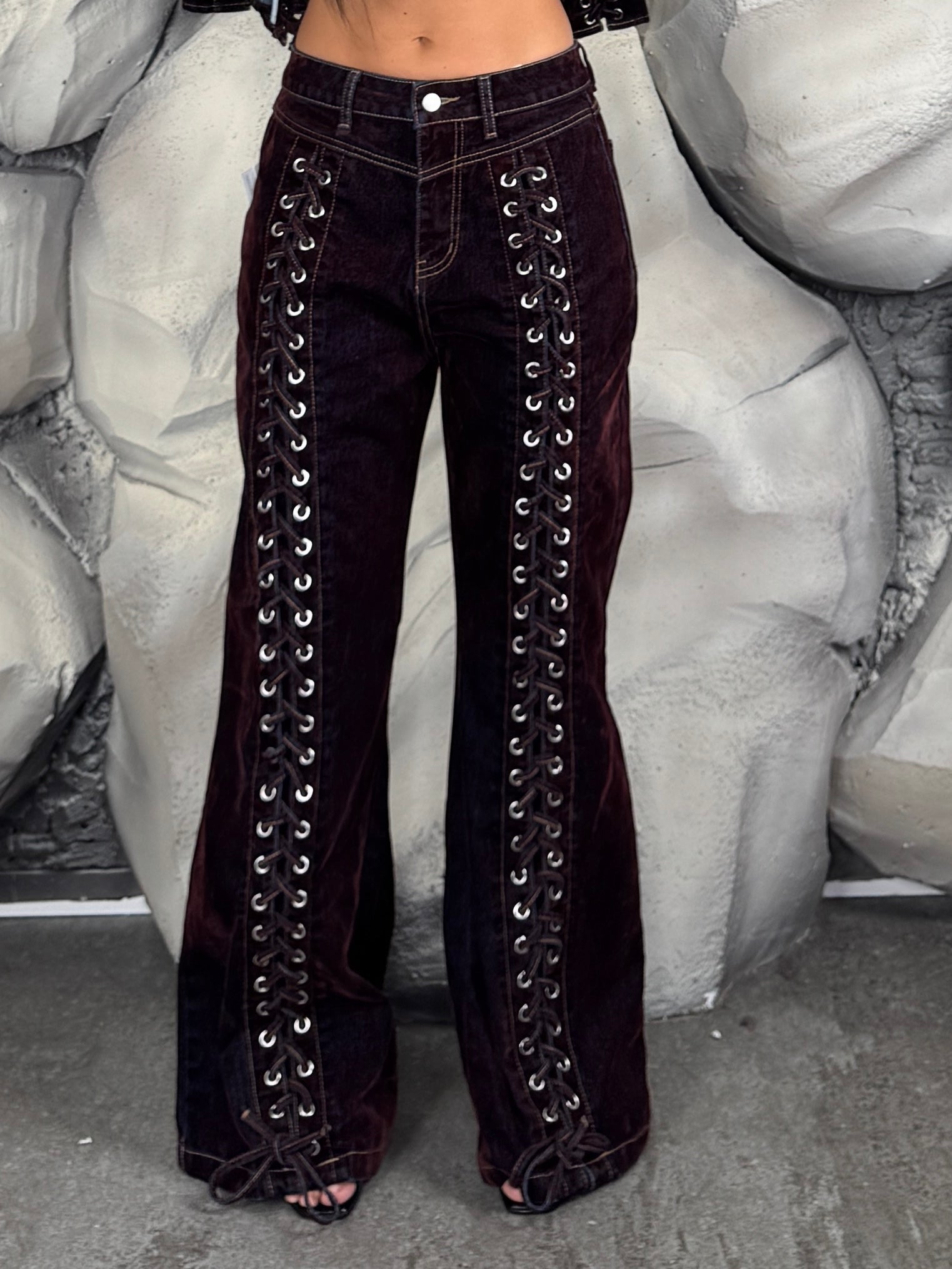 Jeans stringhe velluto