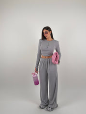 Completo a costine con spalline e bottoncini