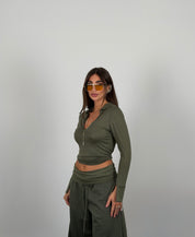 Maglia collo camicia semivelata