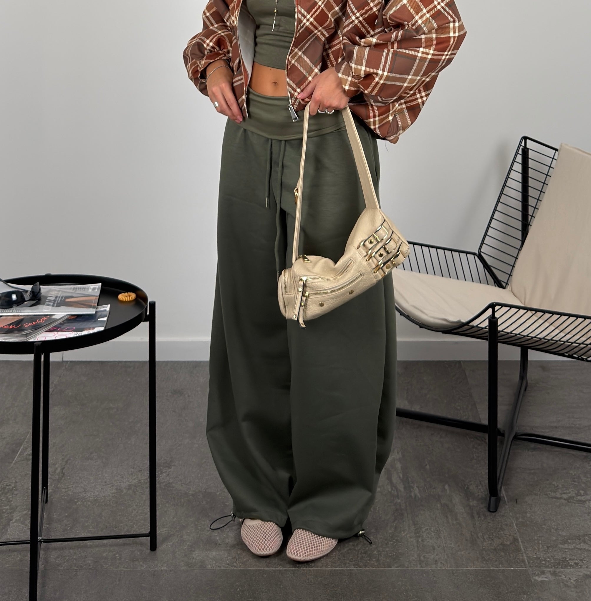 Pantalone tuta con risvolto