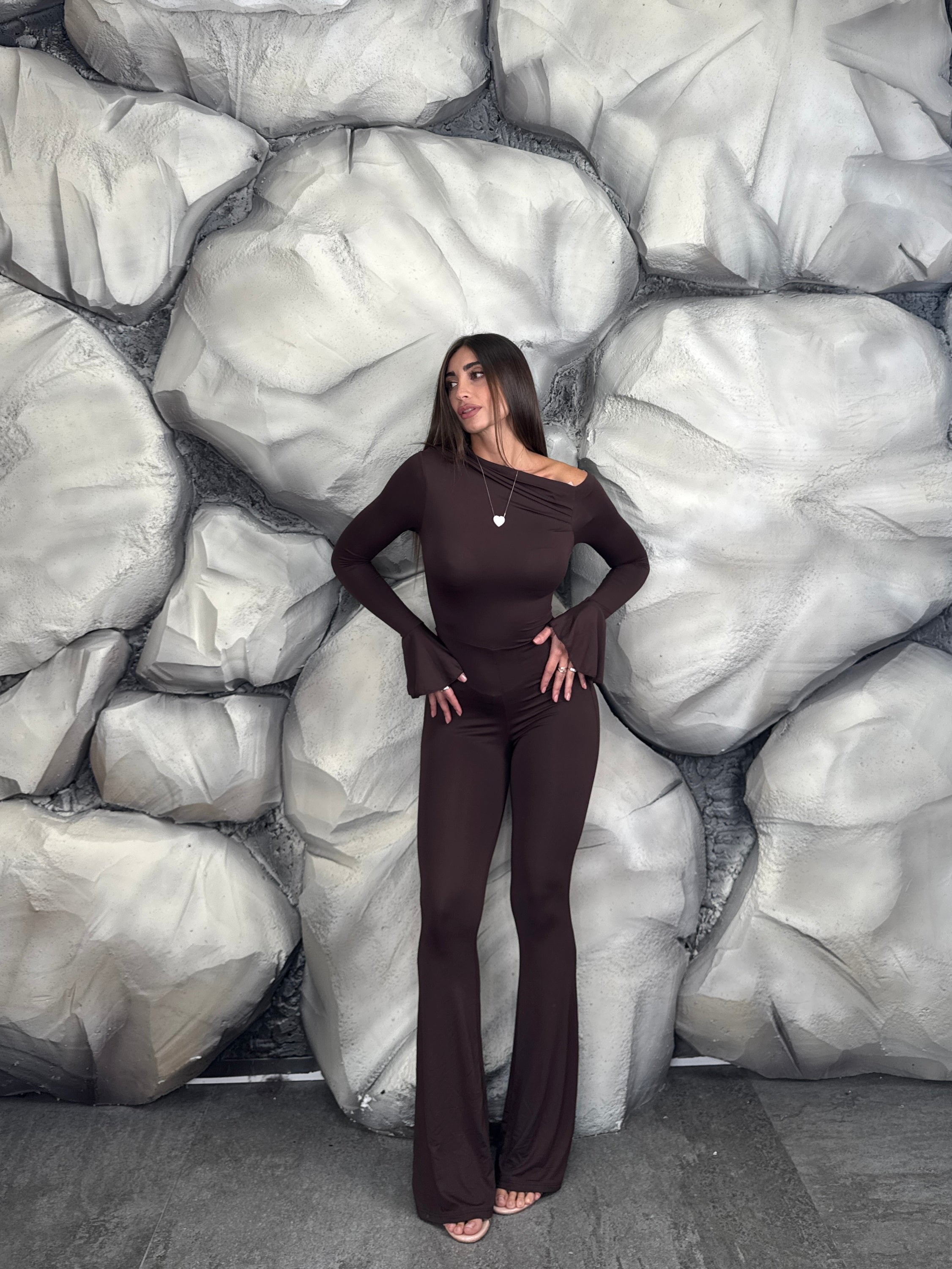 Tuta scollo trasversale