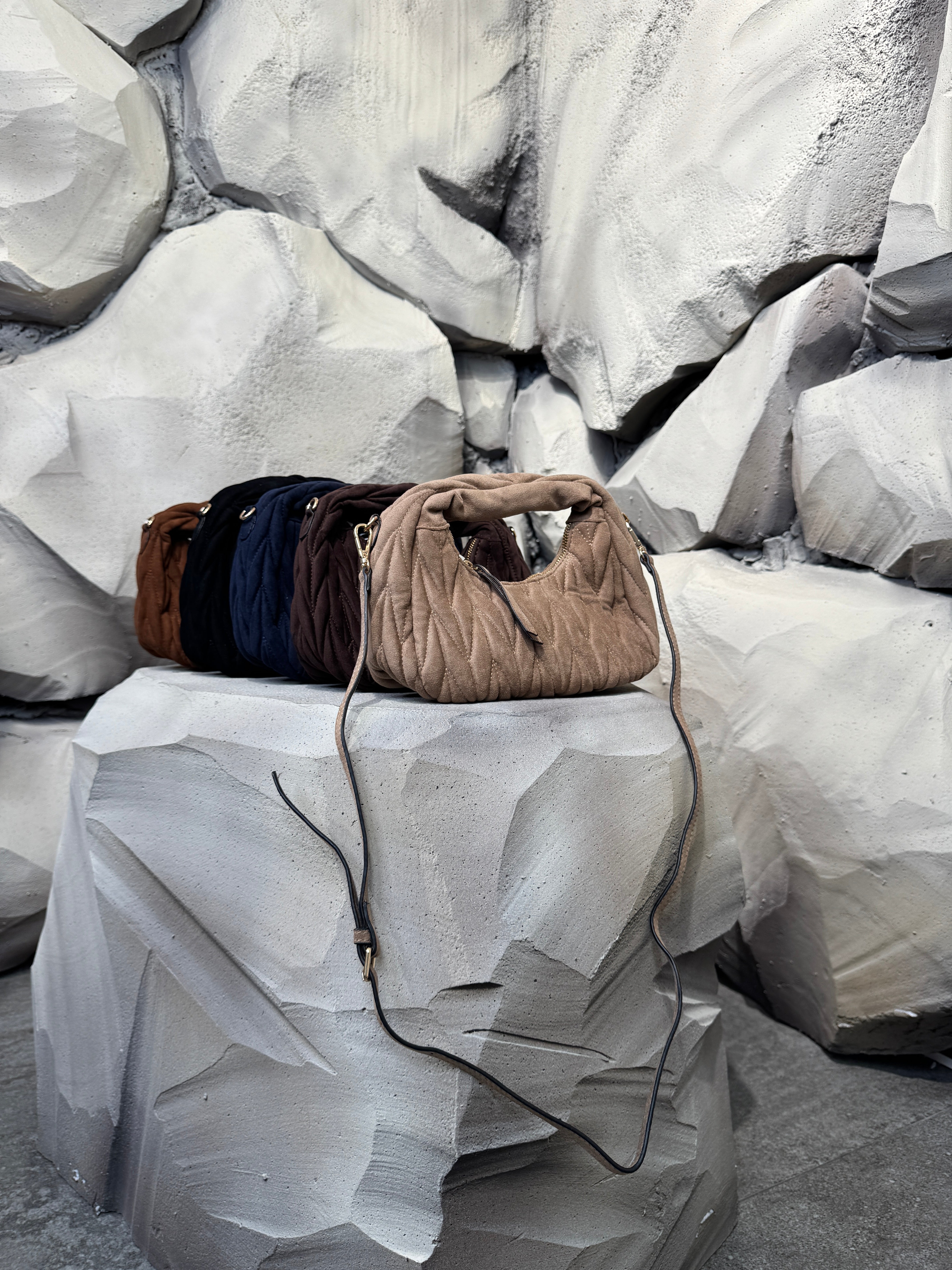 Borsa Monia