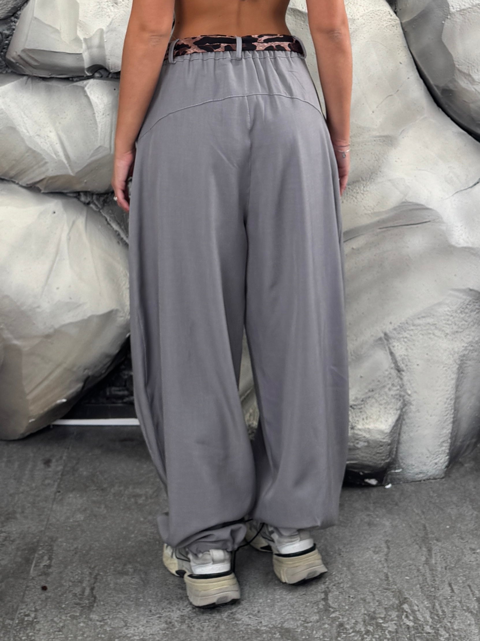Pantalone con cintura maculata