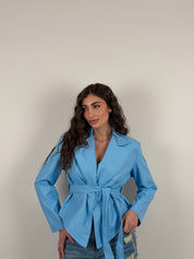 Giacca con cintura in vita