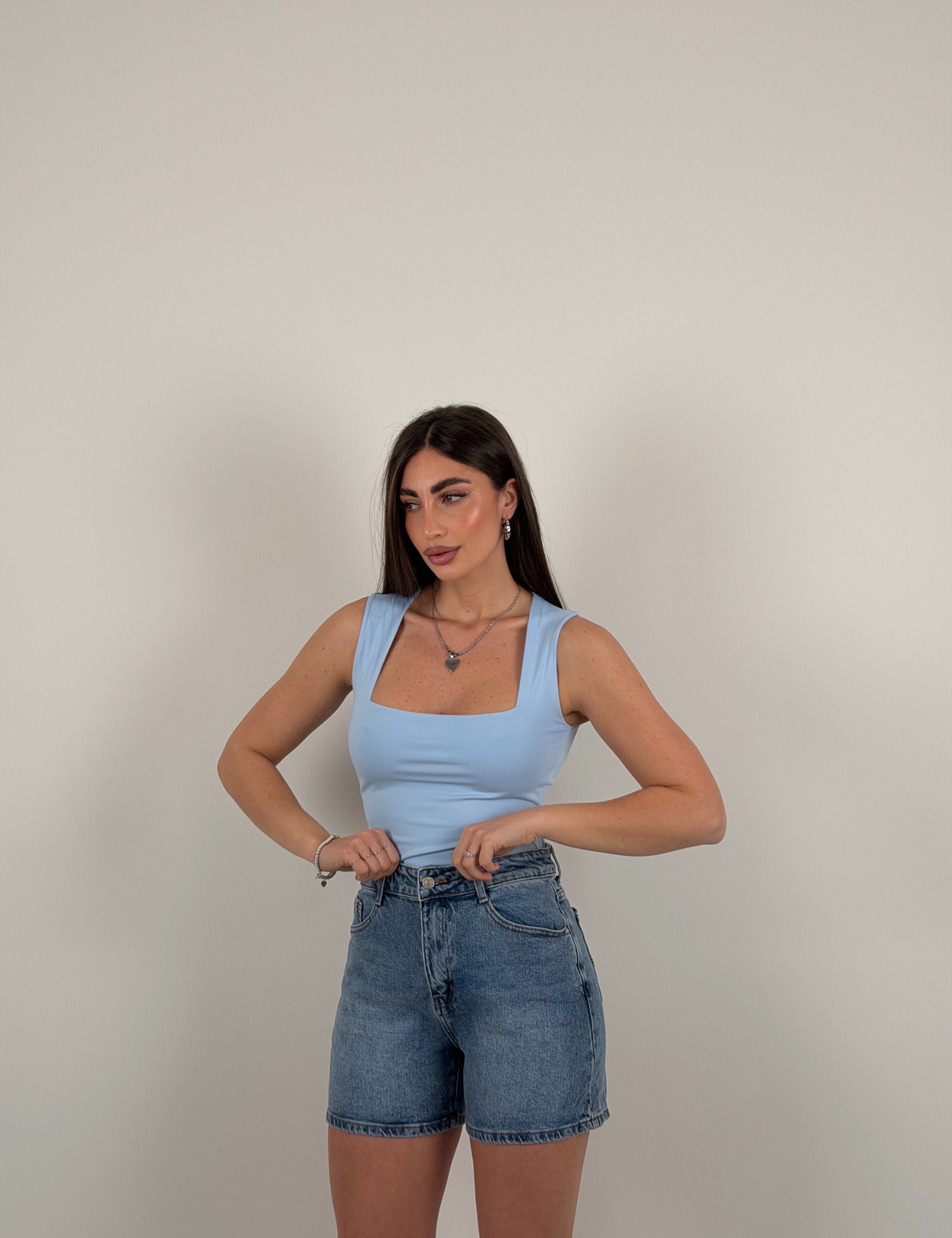 Body giromanica scollo quadrato