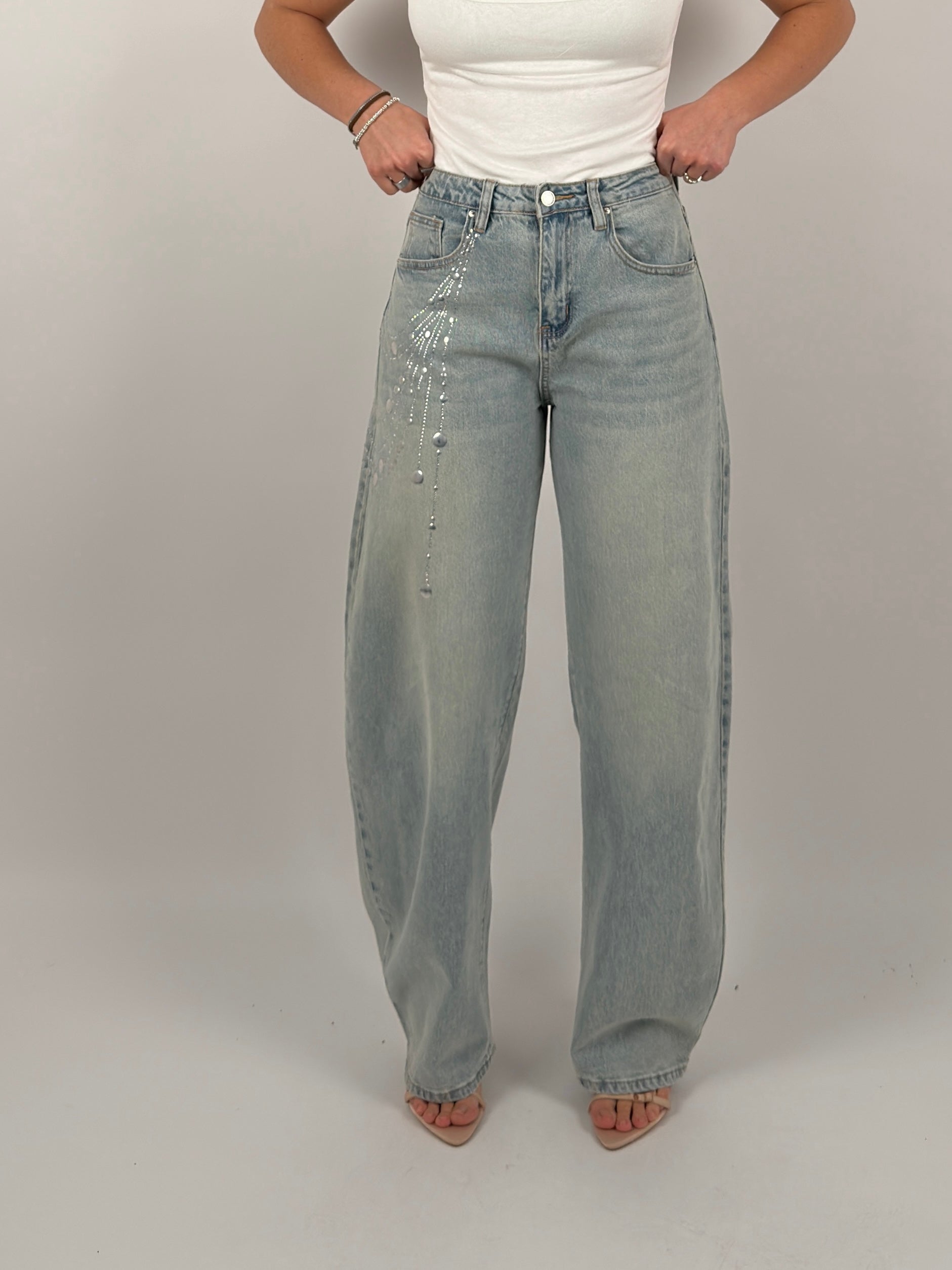 Jeans ballon con borchie laterali