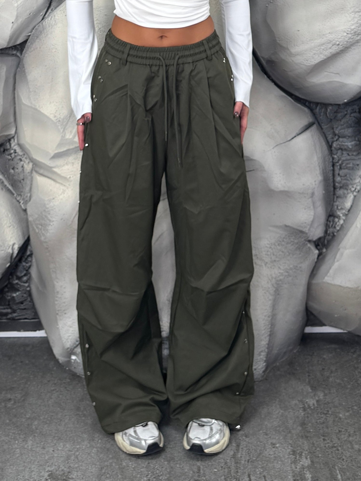 Pantalone borchie