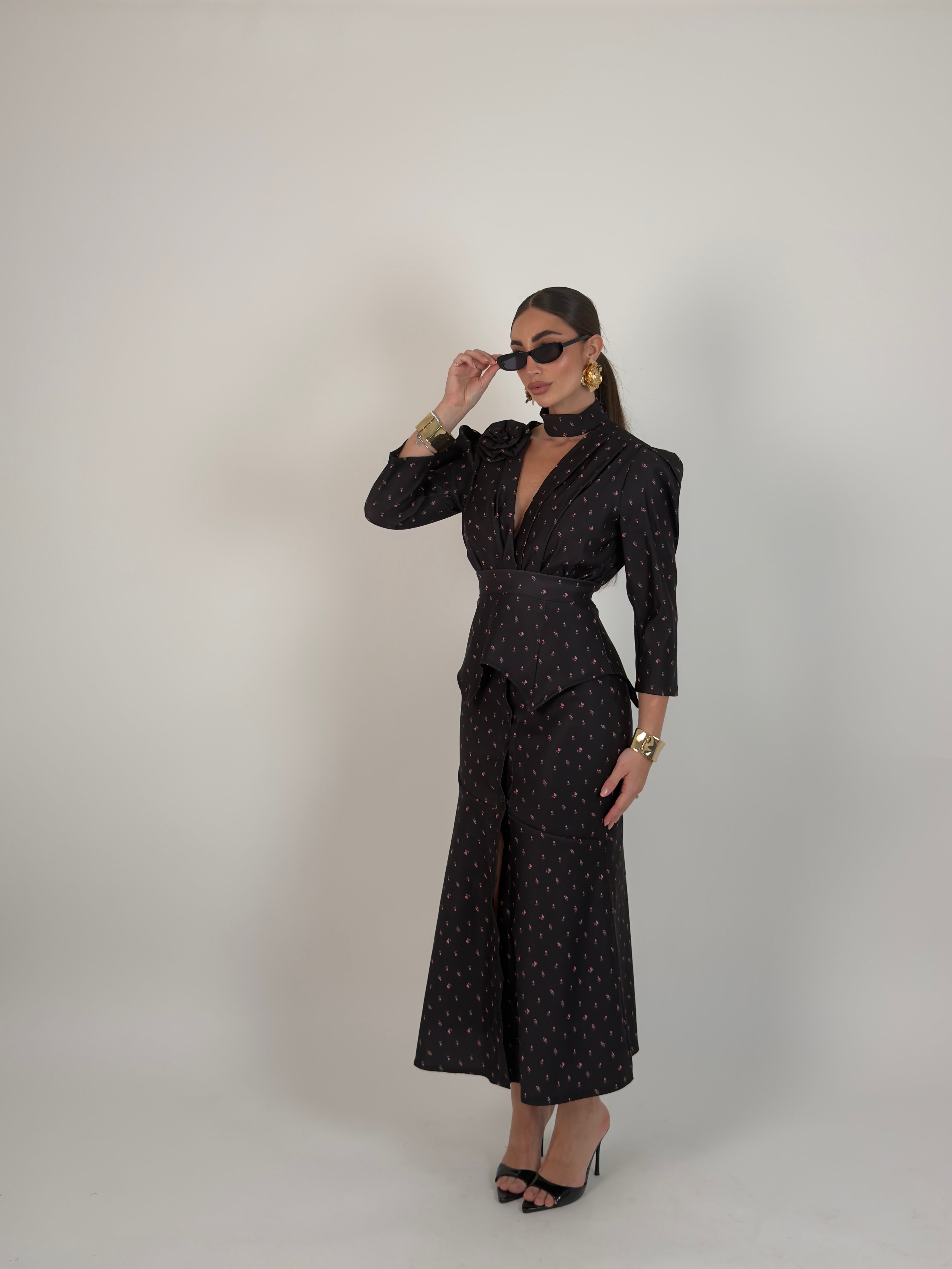 Vestito con bustino e chocker