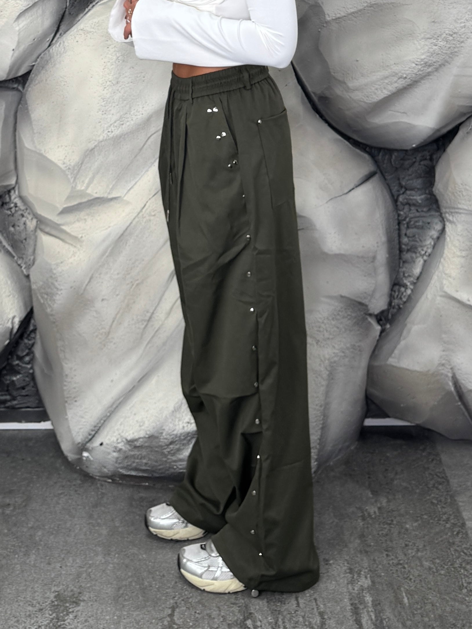 Pantalone borchie