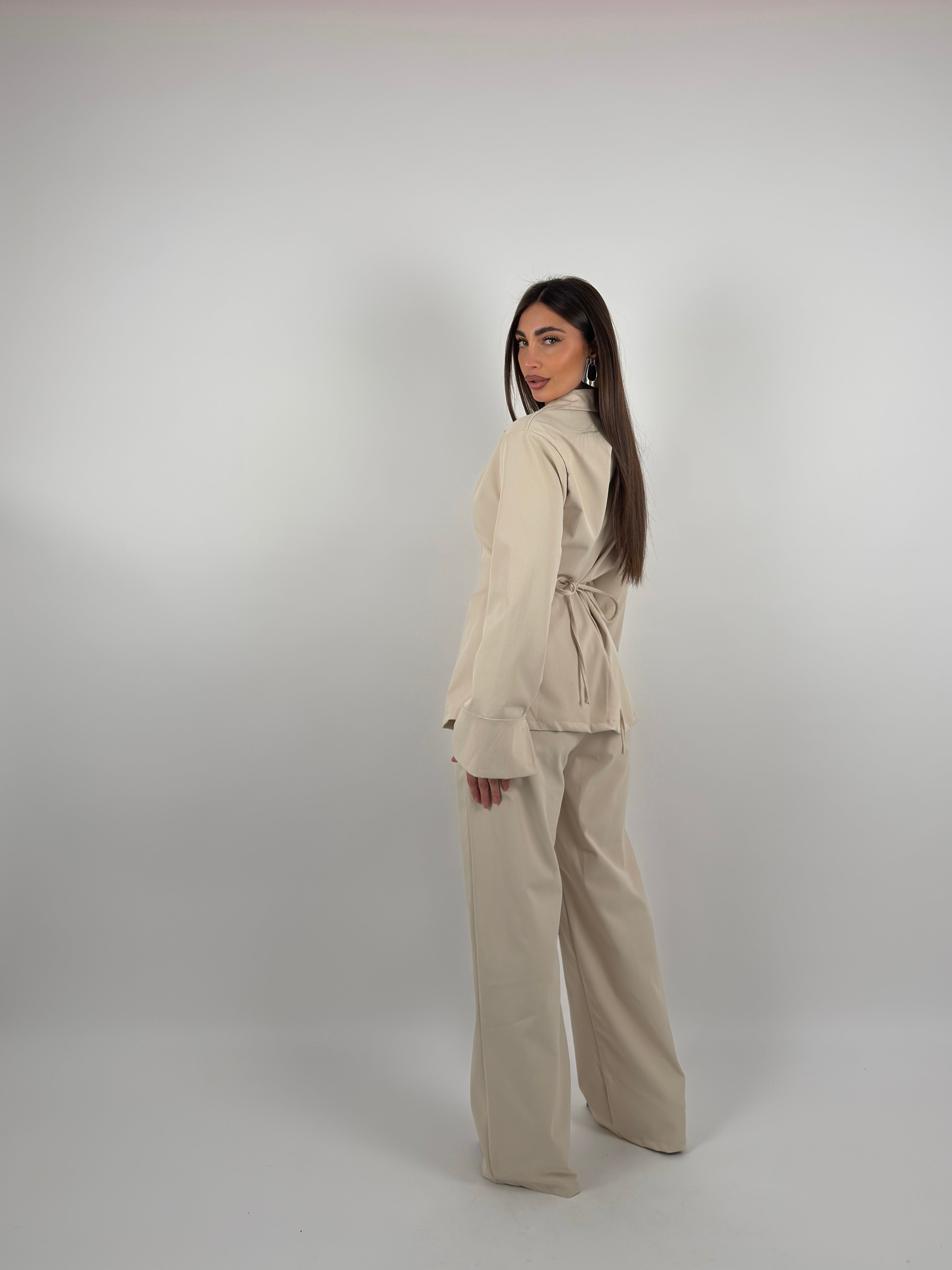 Completo camicia regolabile e pantalone palazzo tessuto simil denim