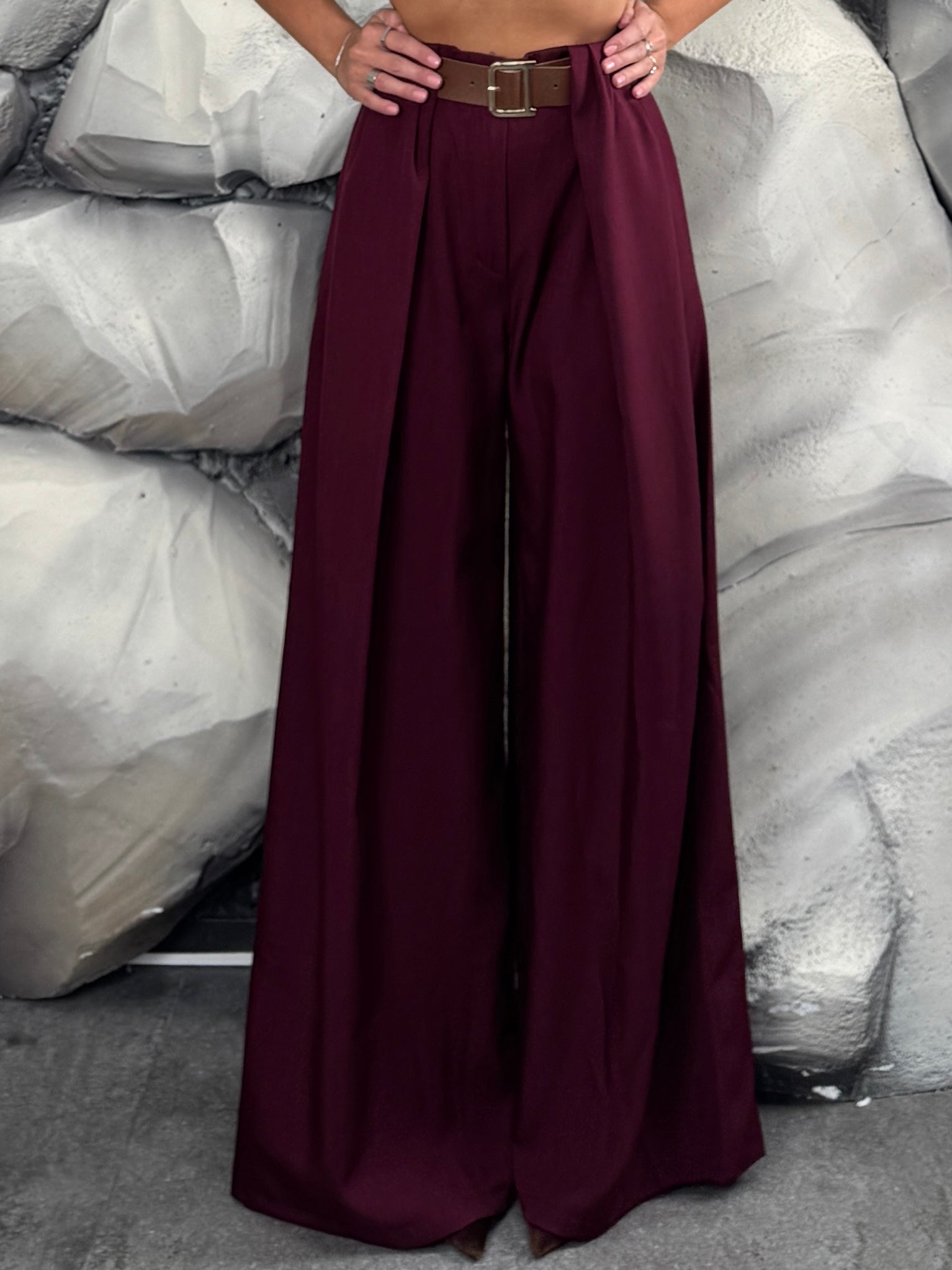 Pantalone con cintura in ecopelle