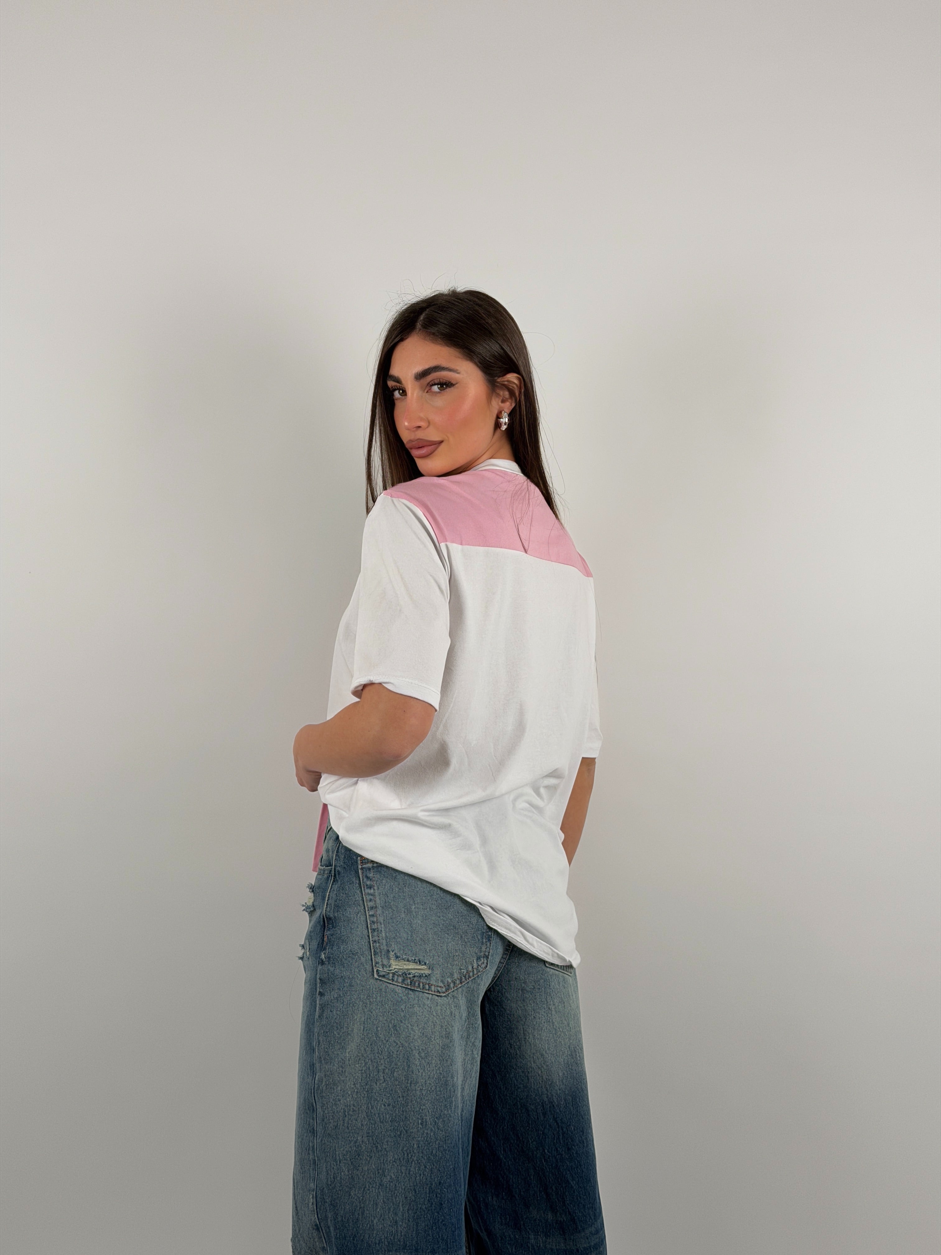 Maglia con maniche che si incrociano