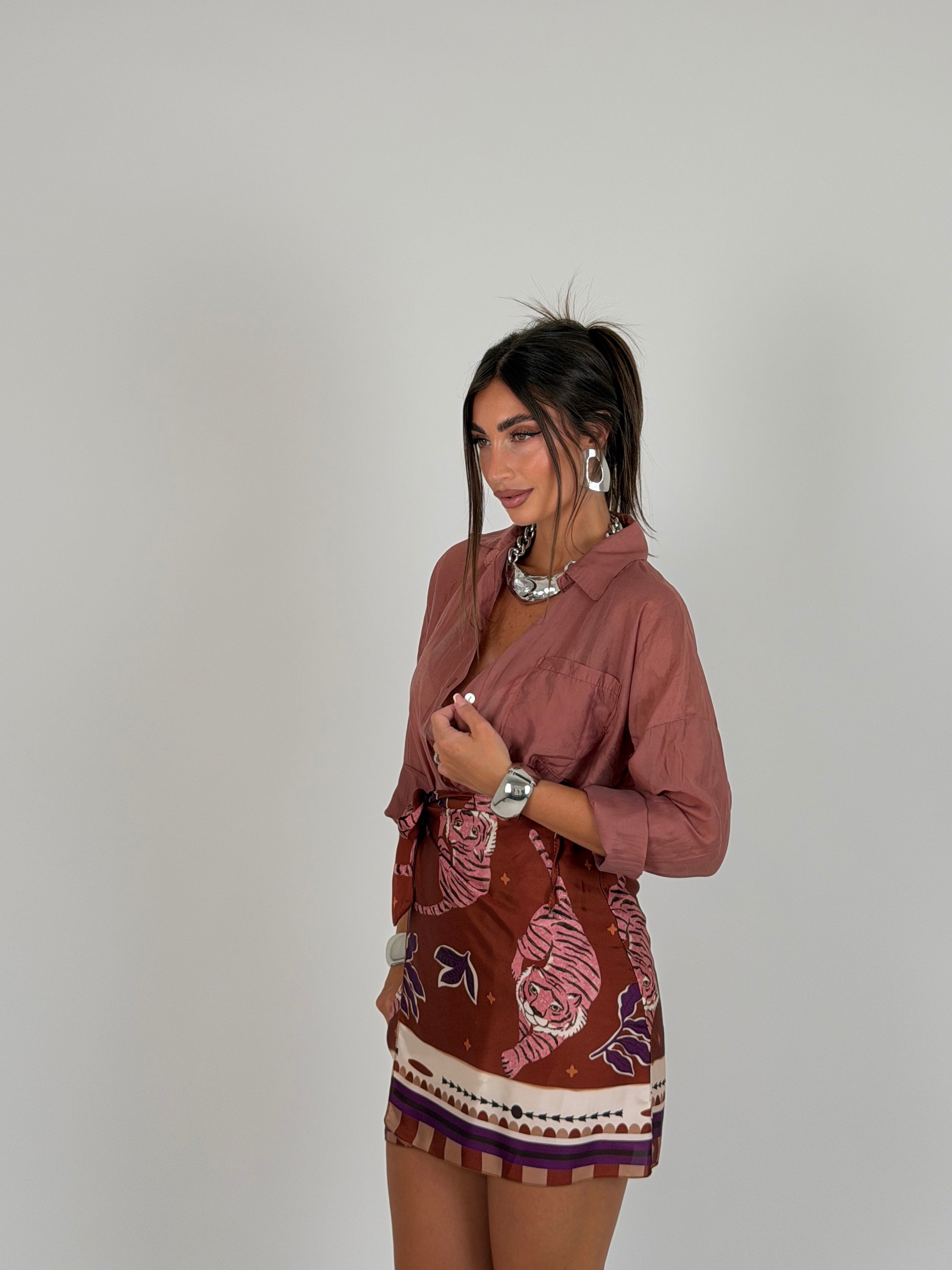 Camicia semivelata salva outfit