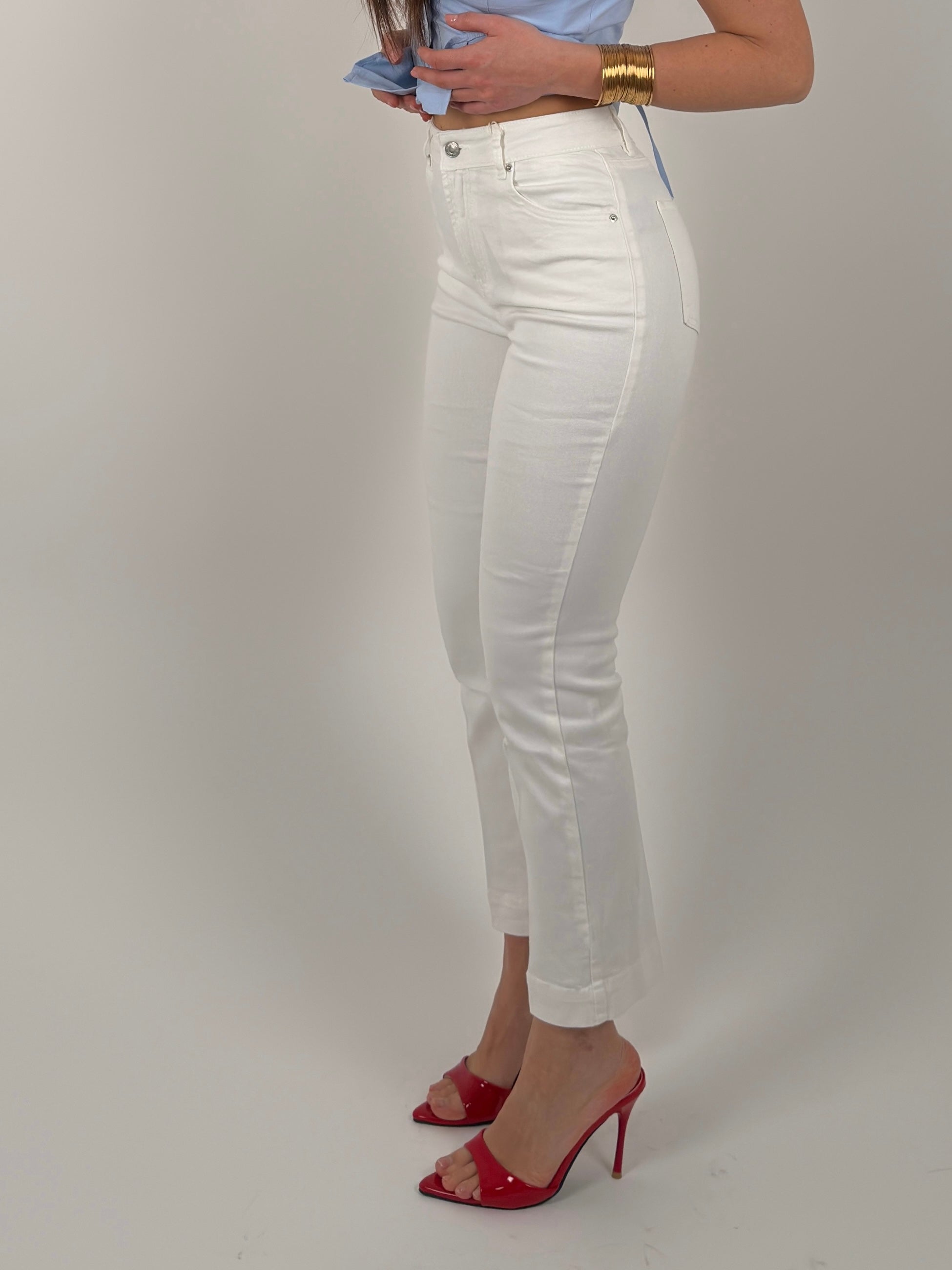 Jeans modello Capri colore bianco