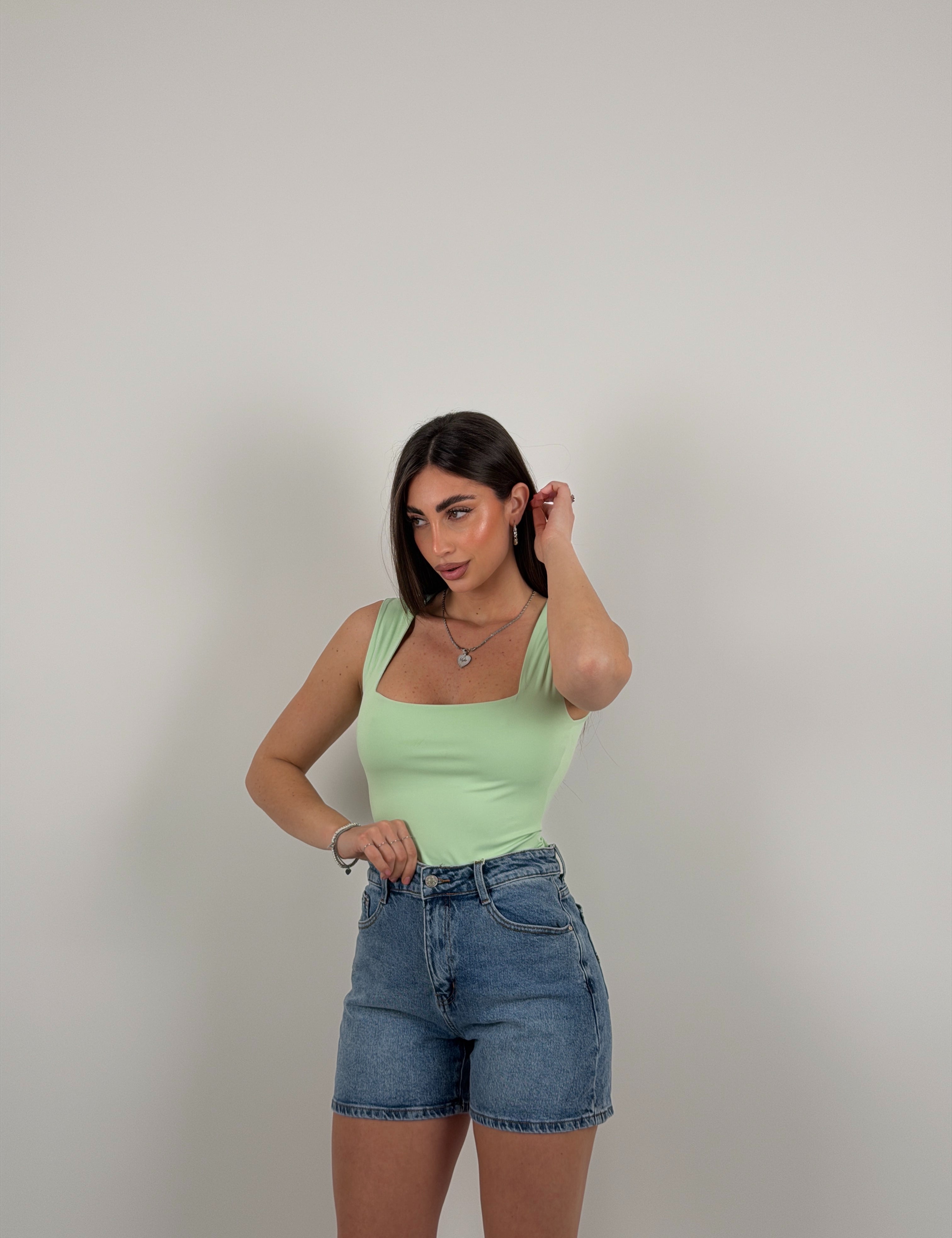 Body giromanica scollo quadrato