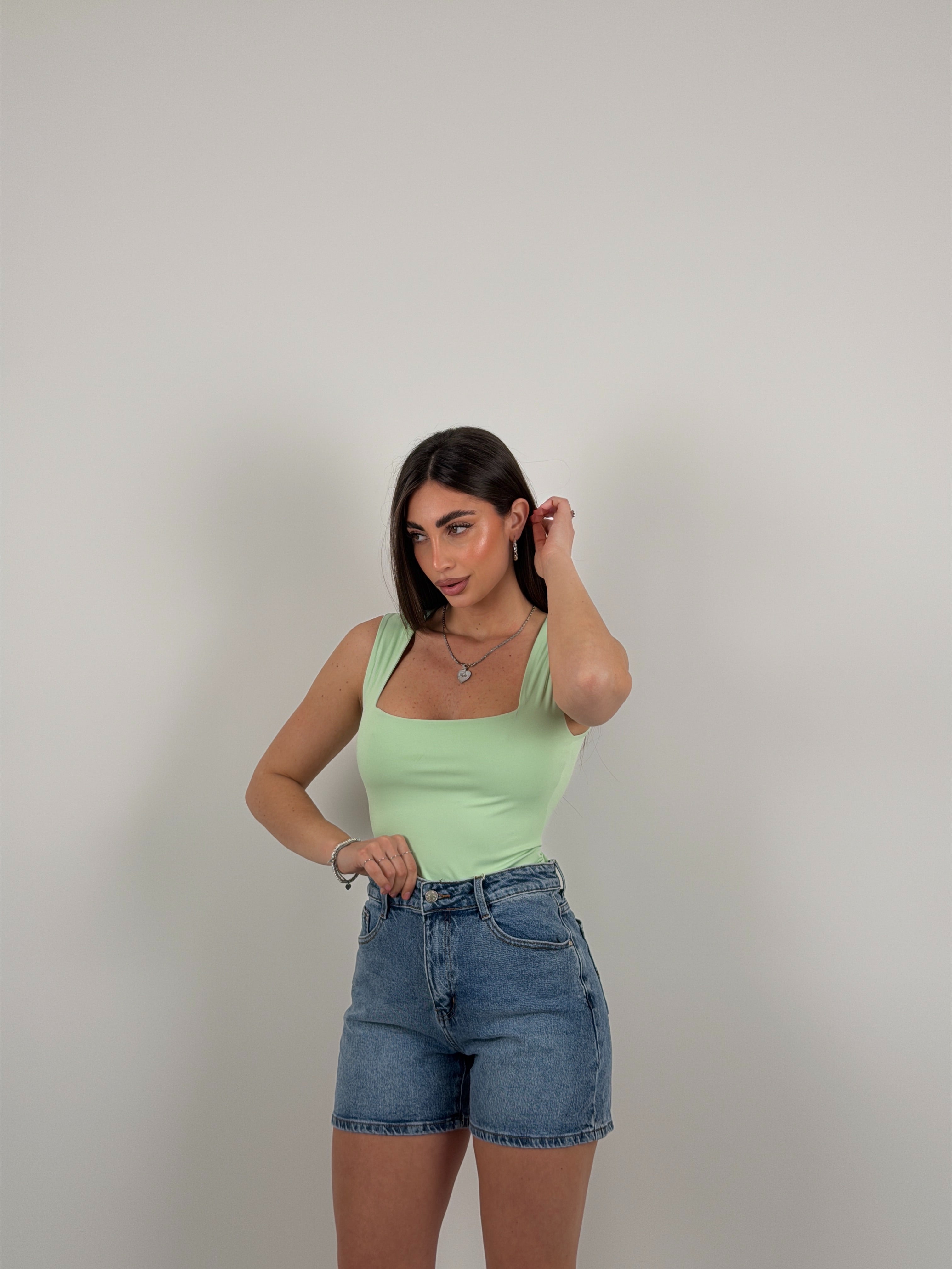 Body giromanica scollo quadrato