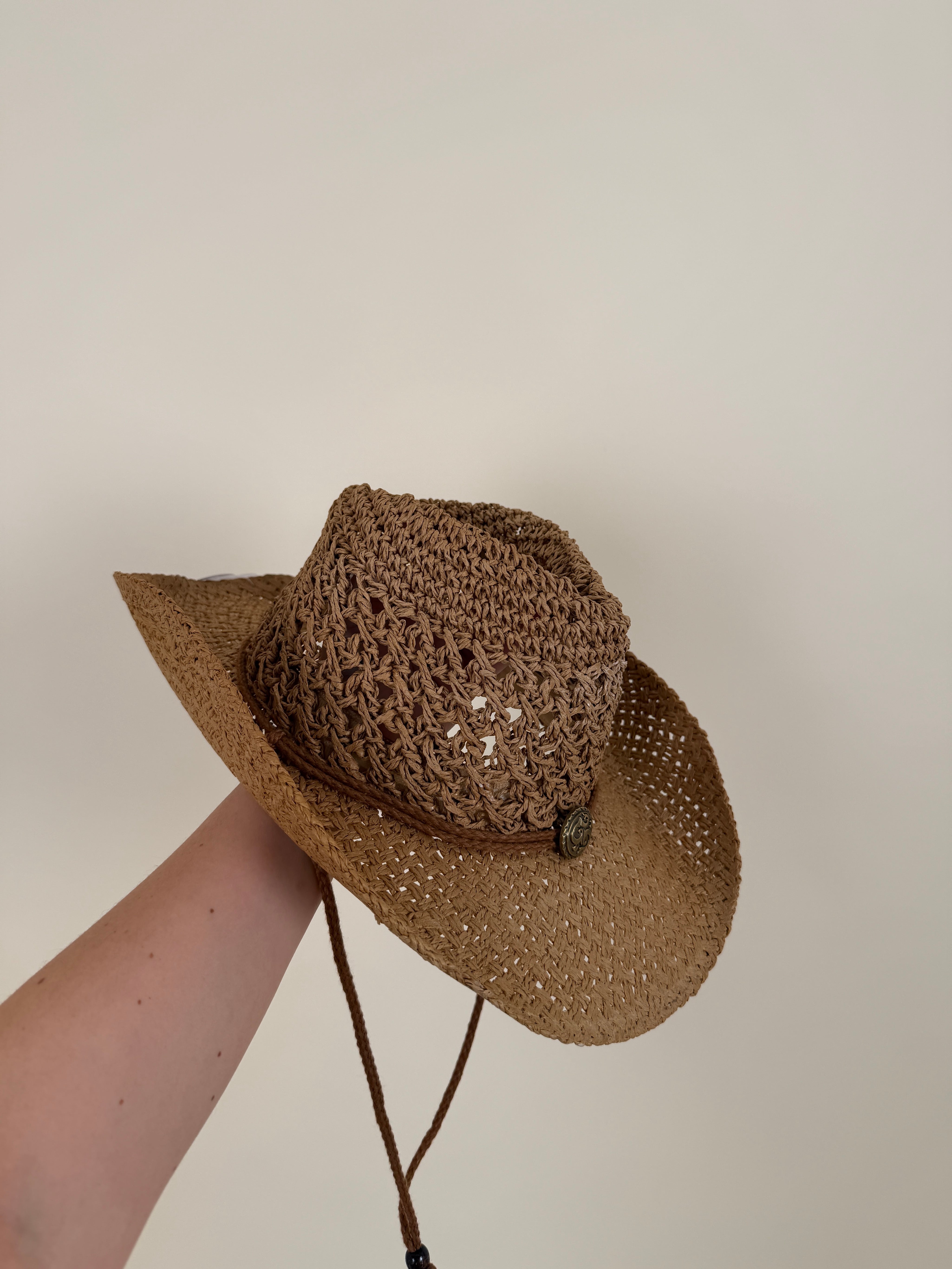 Cappello dettaglio incrociato