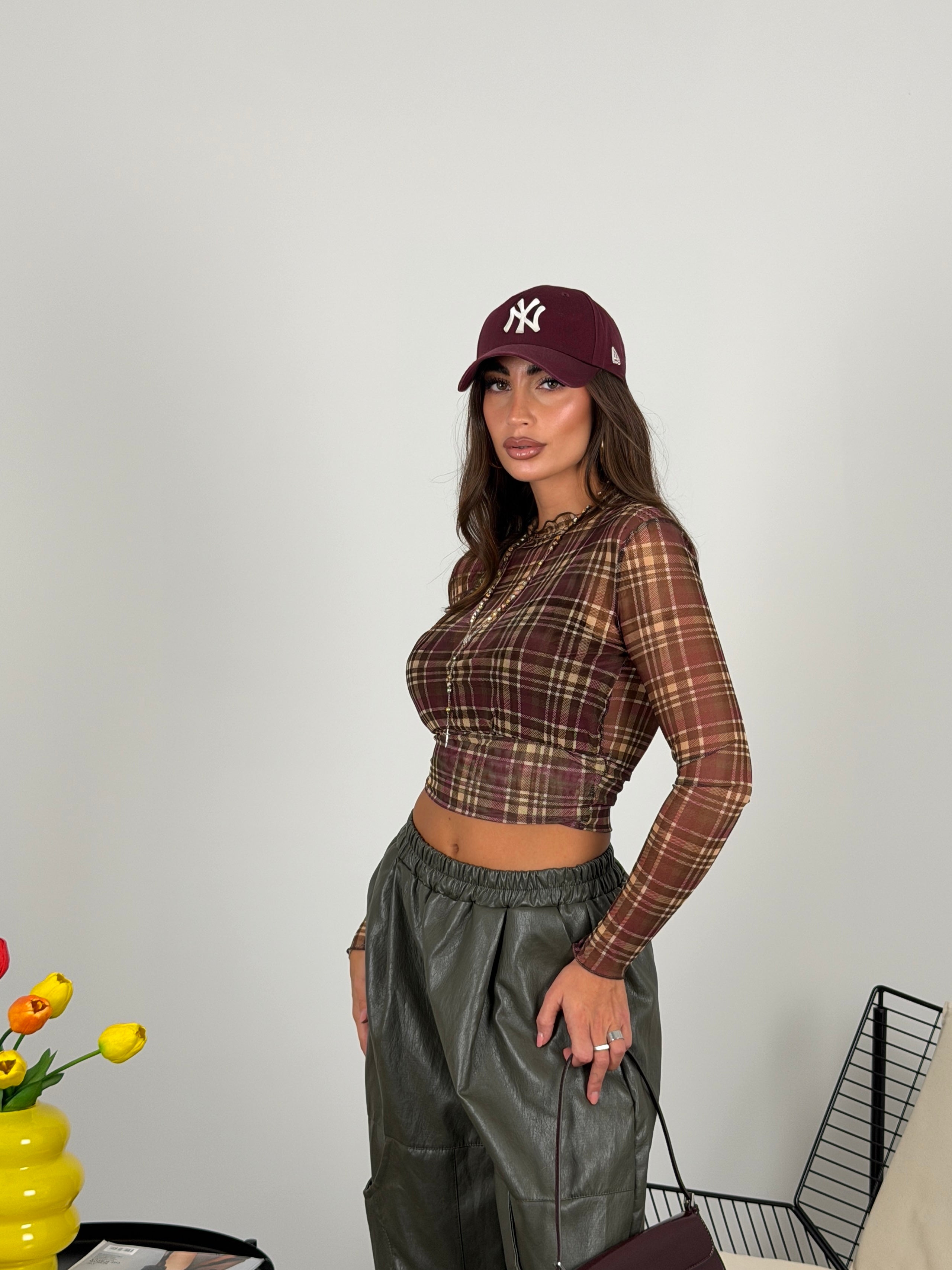 Maglia a quadri semivelata con top
