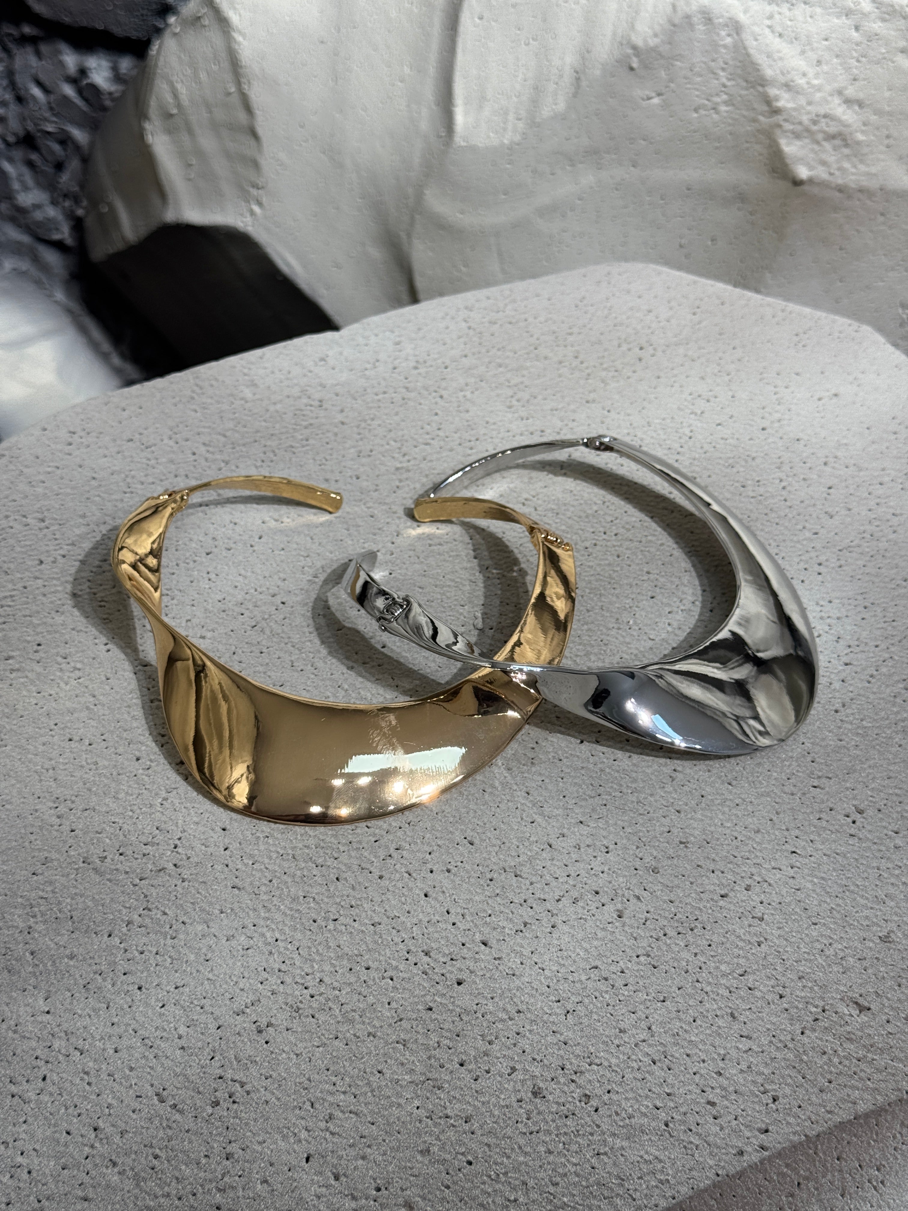 Collana RIGIDA