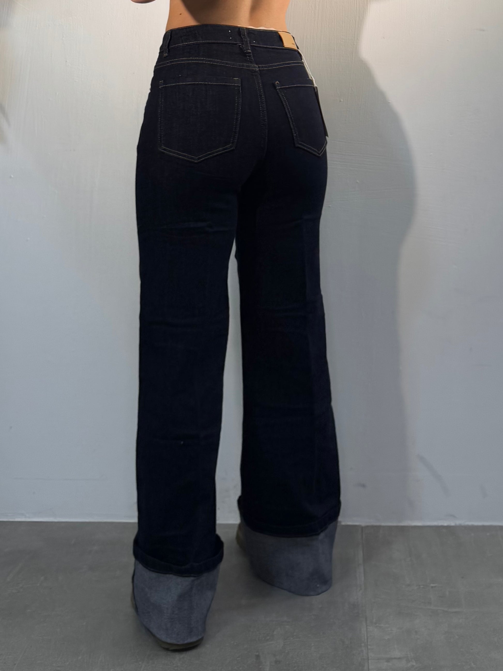 Jeans 737