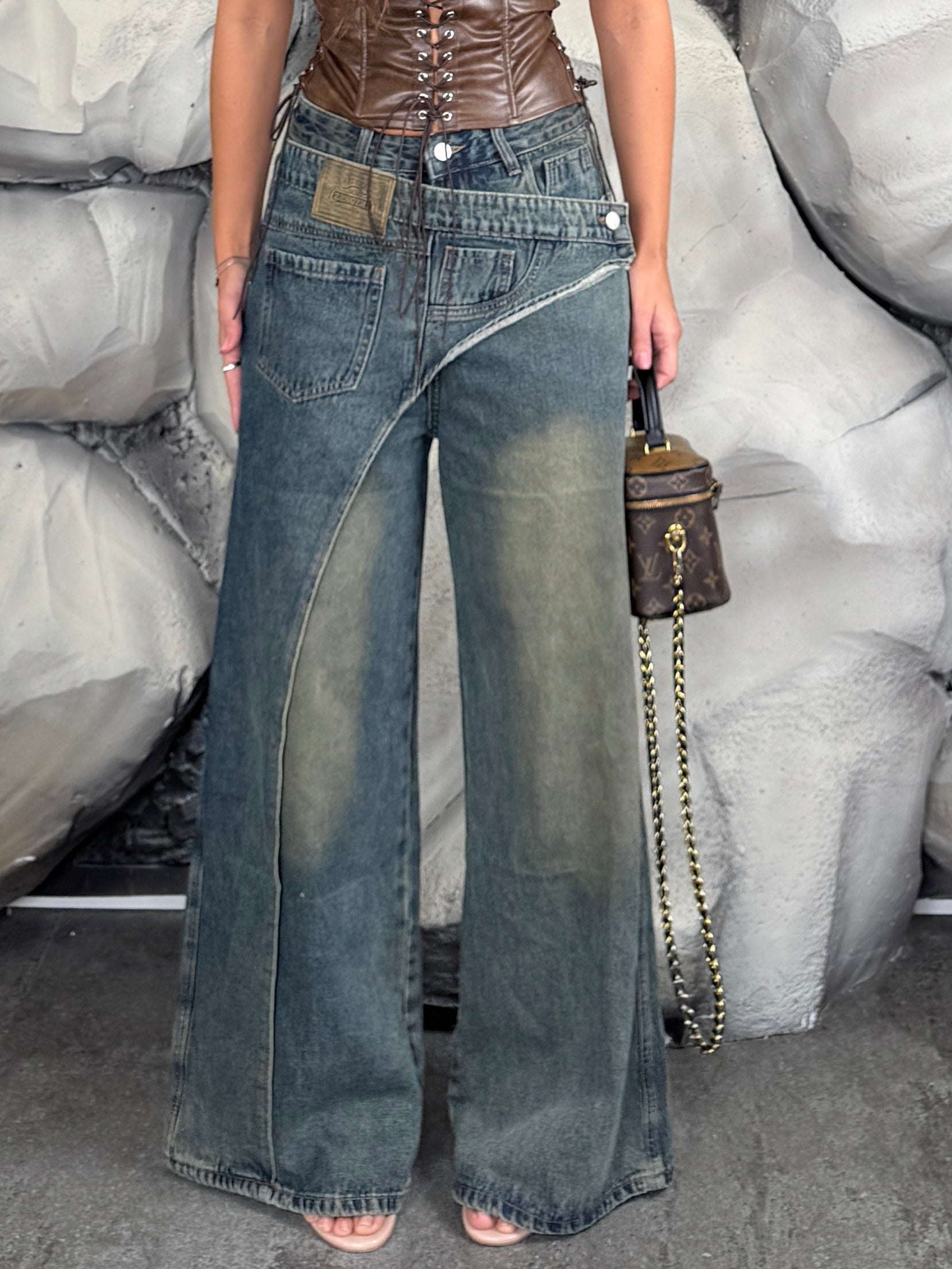 Jeans chiusura trasversale