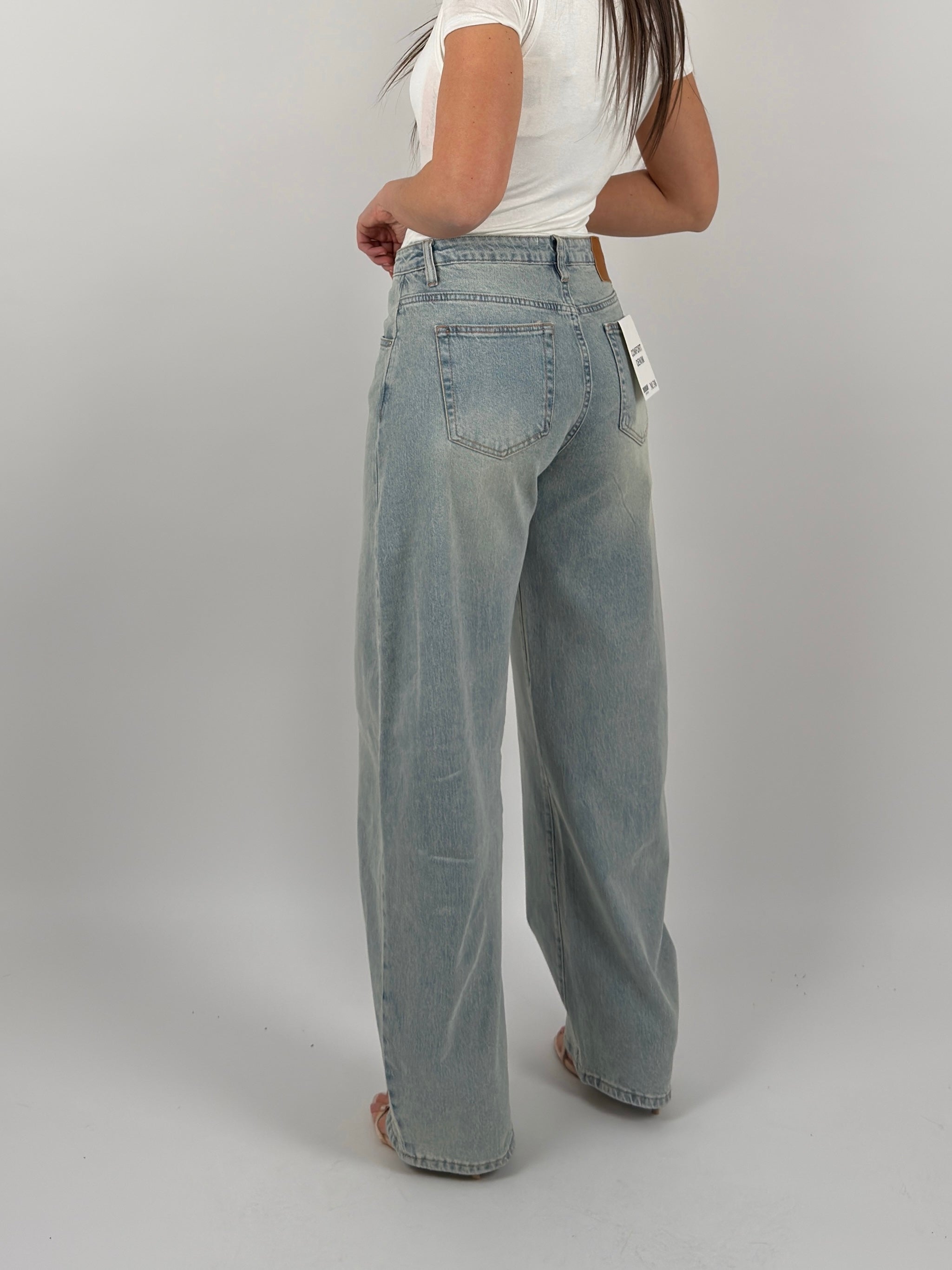 Jeans ballon con borchie laterali