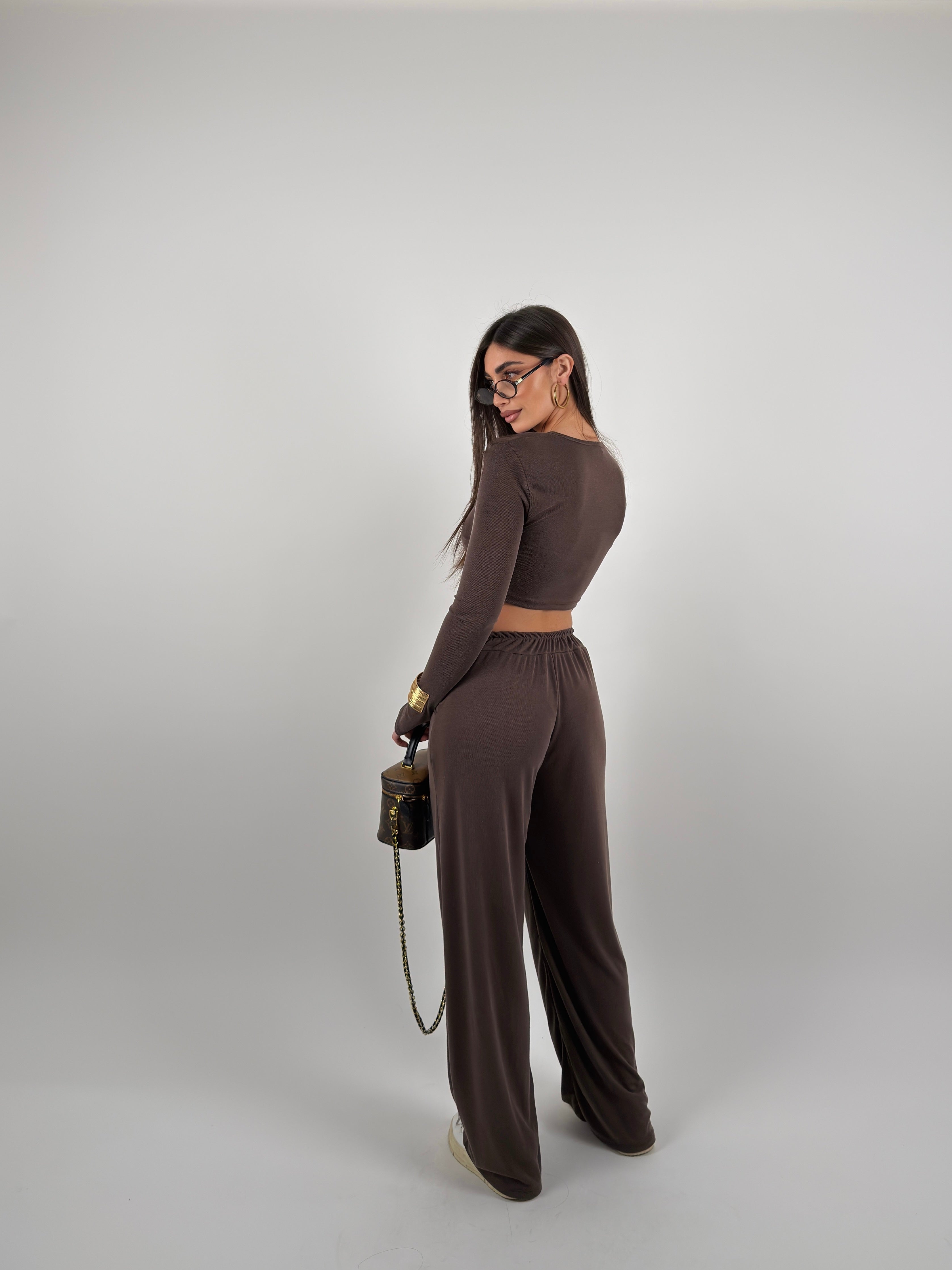 Completo a costine con spalline e bottoncini