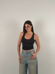 Maglia giromanica a costine con scollo a punta