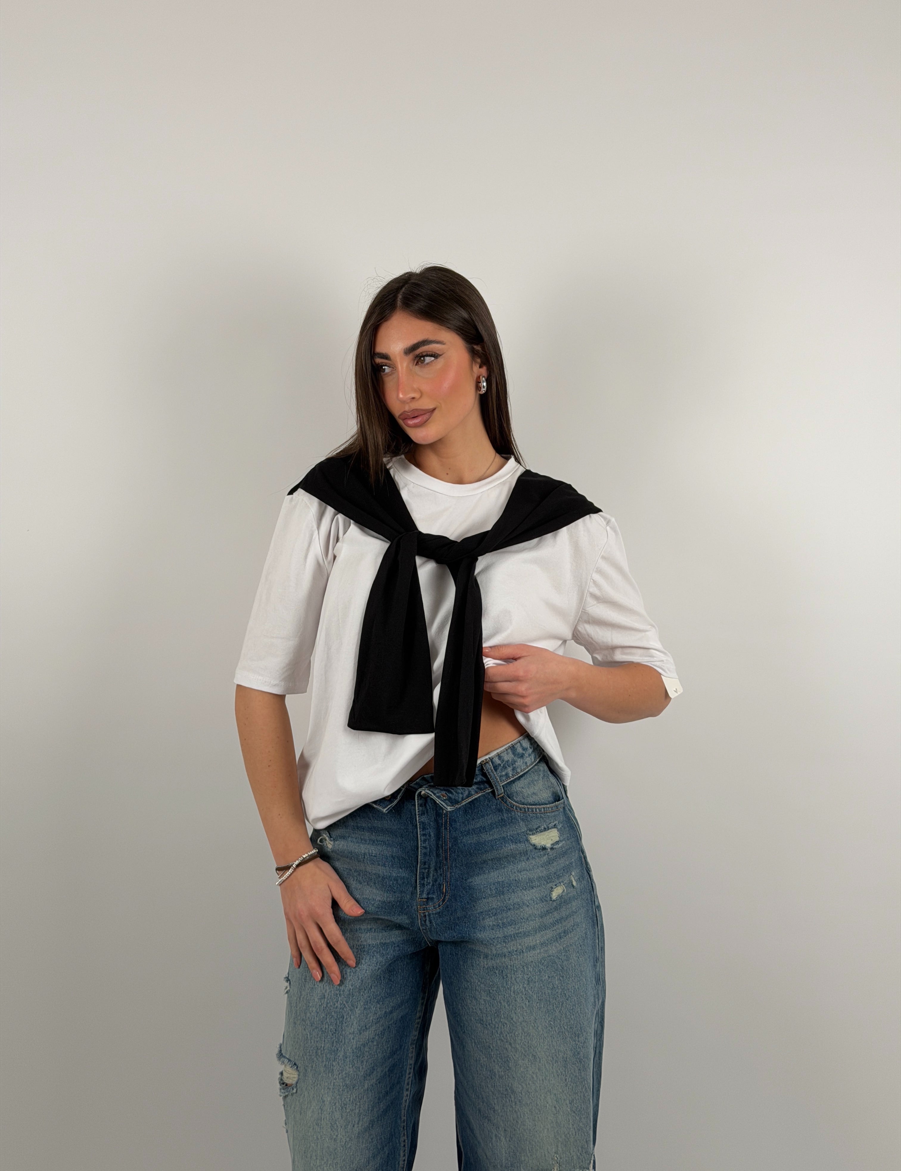 Maglia con maniche che si incrociano