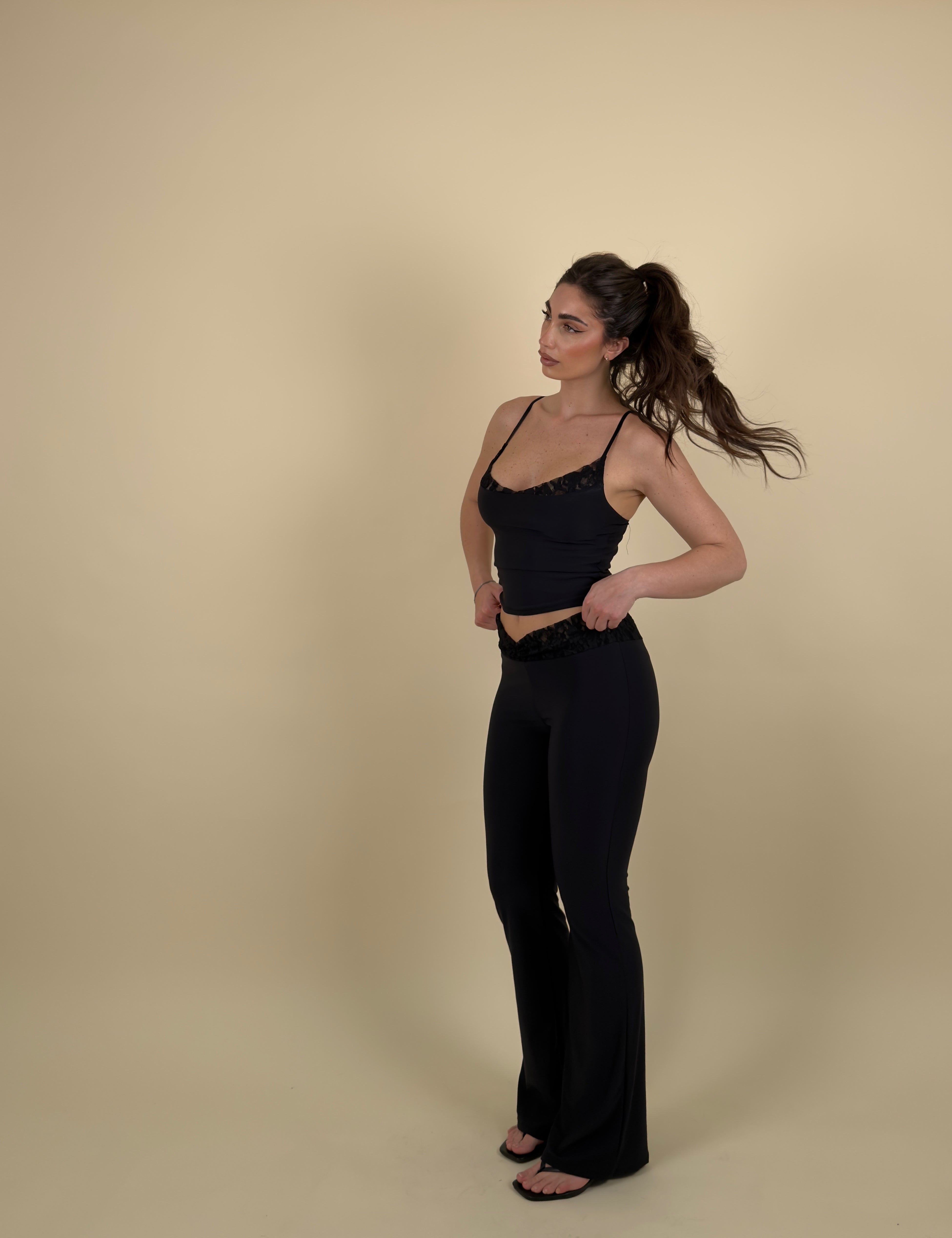 Completo top e pantalone zampa