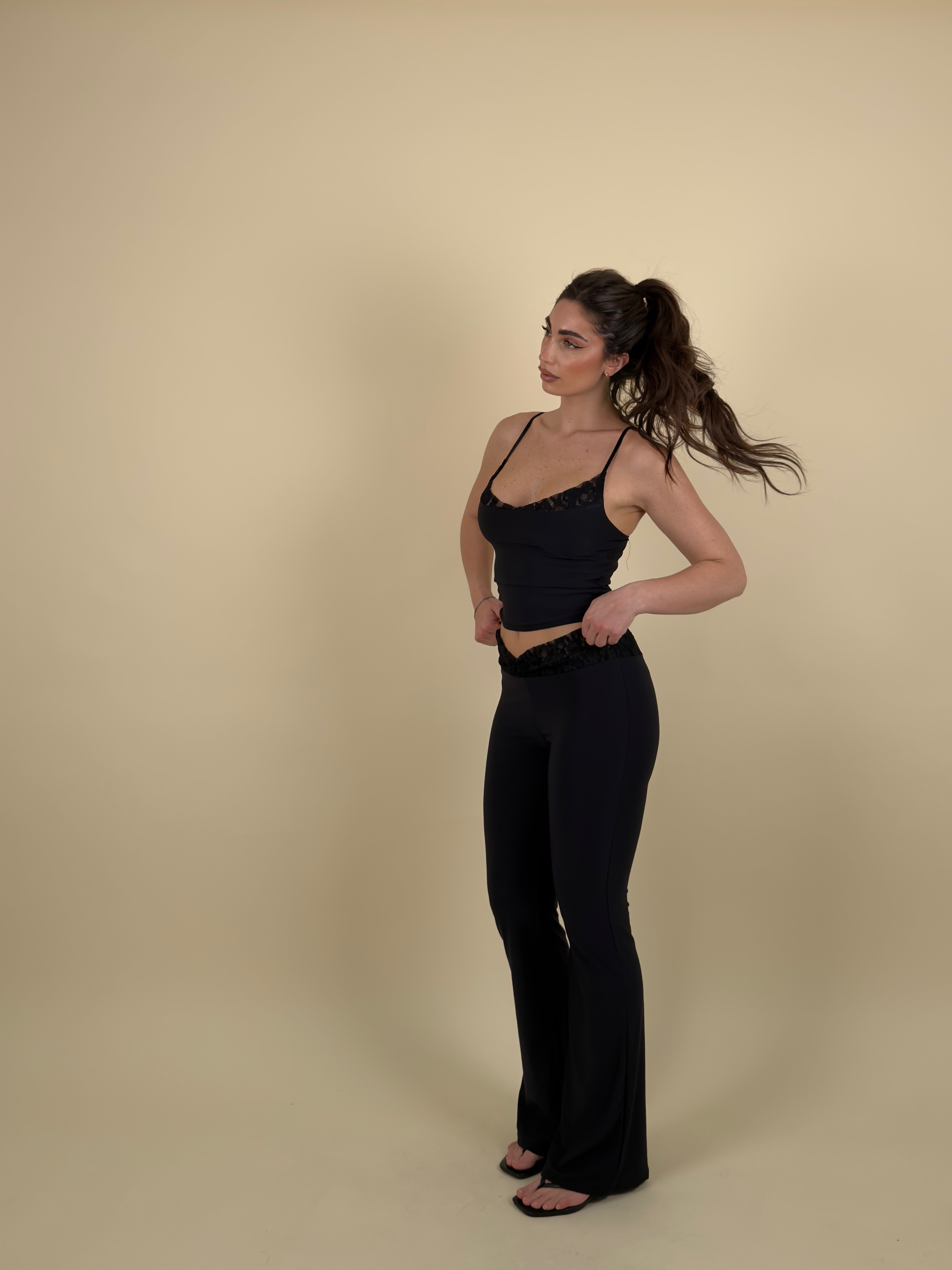 Completo top e pantalone zampa