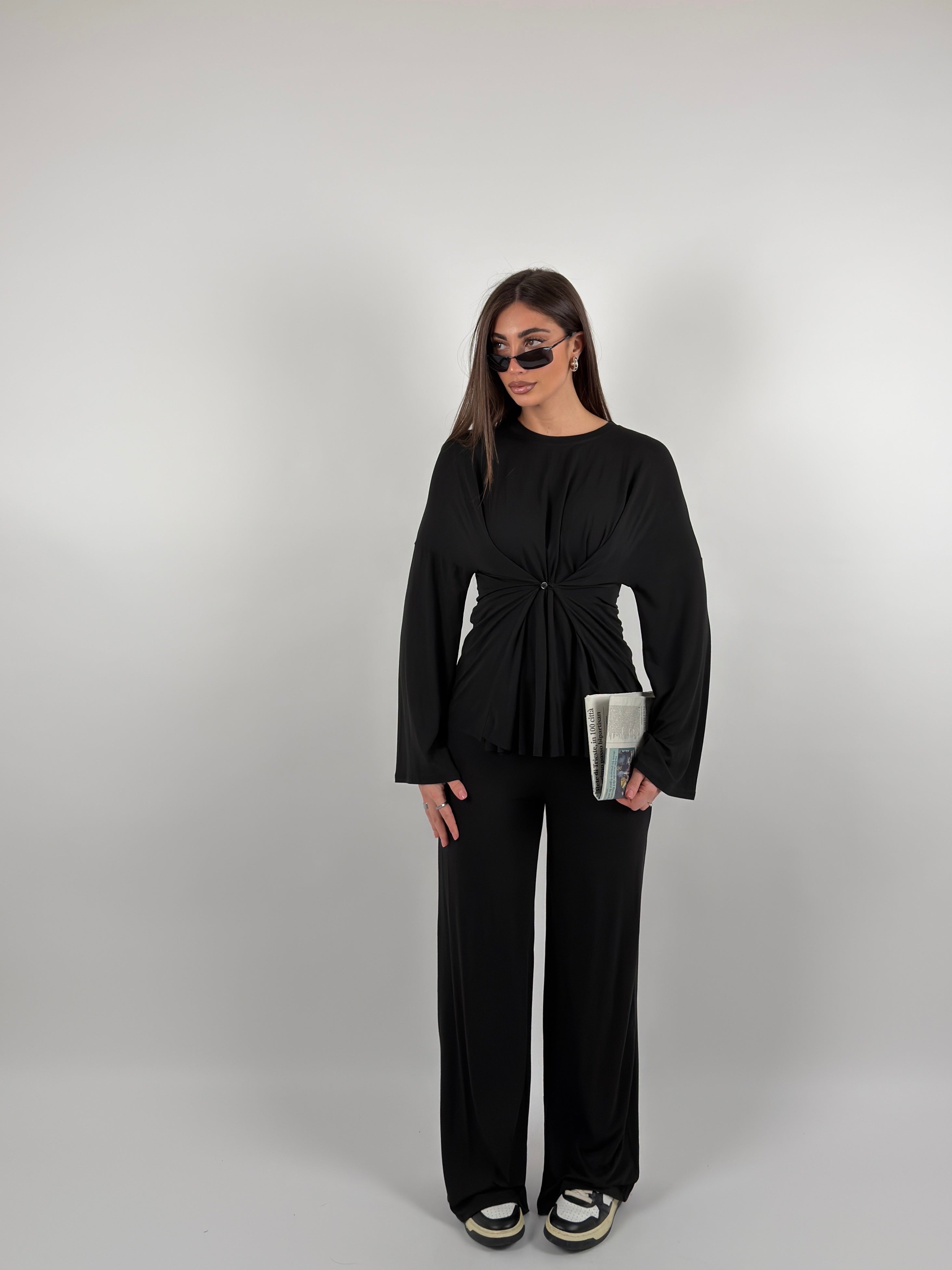 Completo in viscosa con maglia e bottoncino