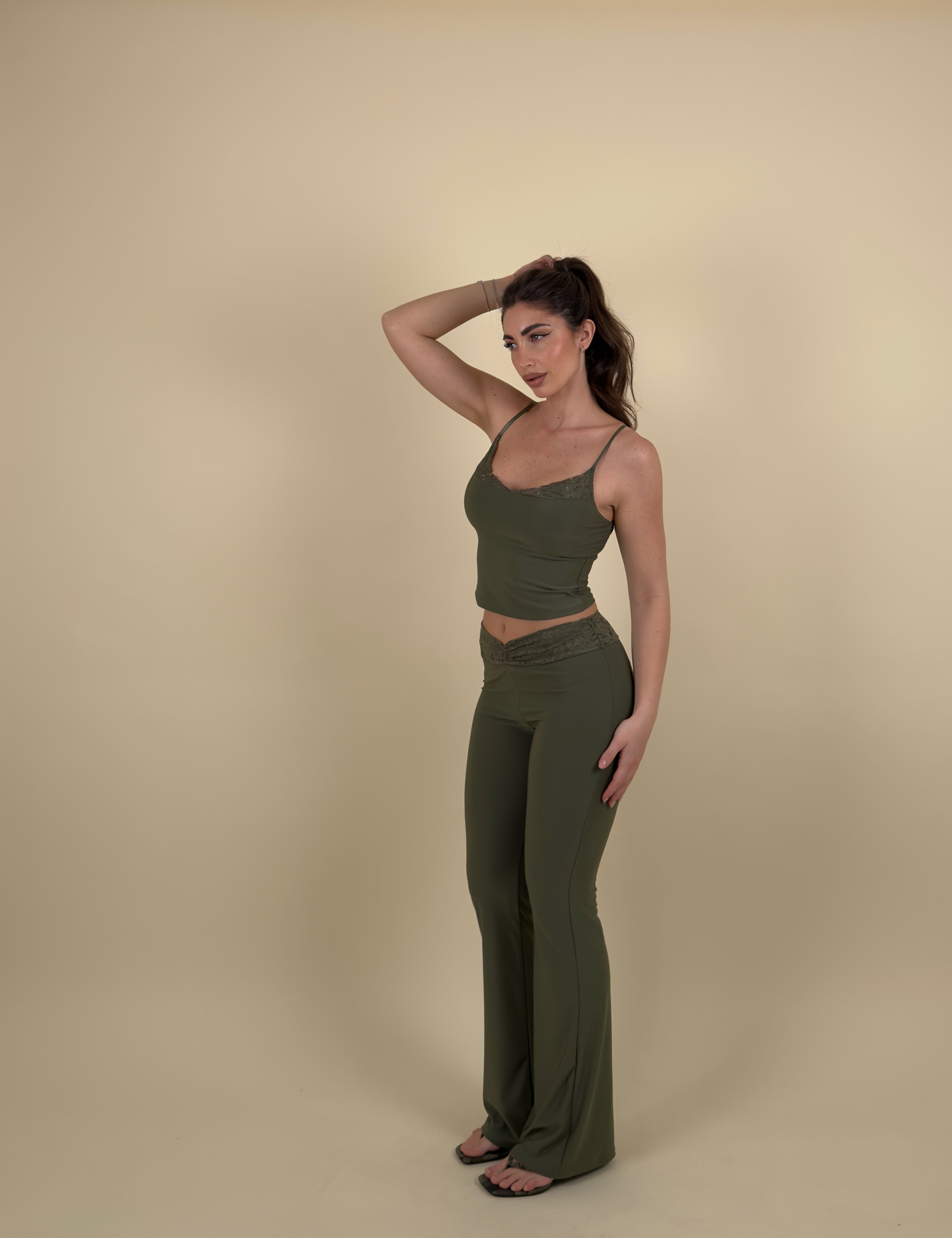 Completo top e pantalone zampa
