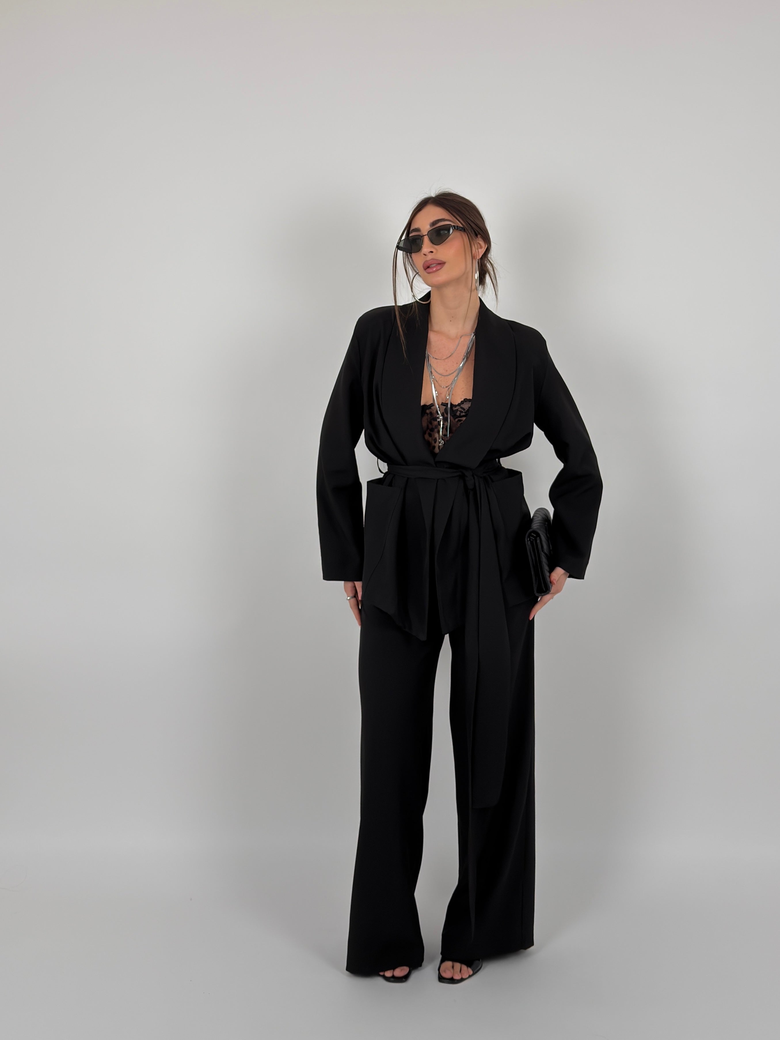 Completo con cintura in vita