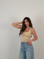 Body scollo quadrato con bottoncini