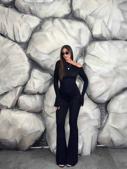 Tuta scollo trasversale