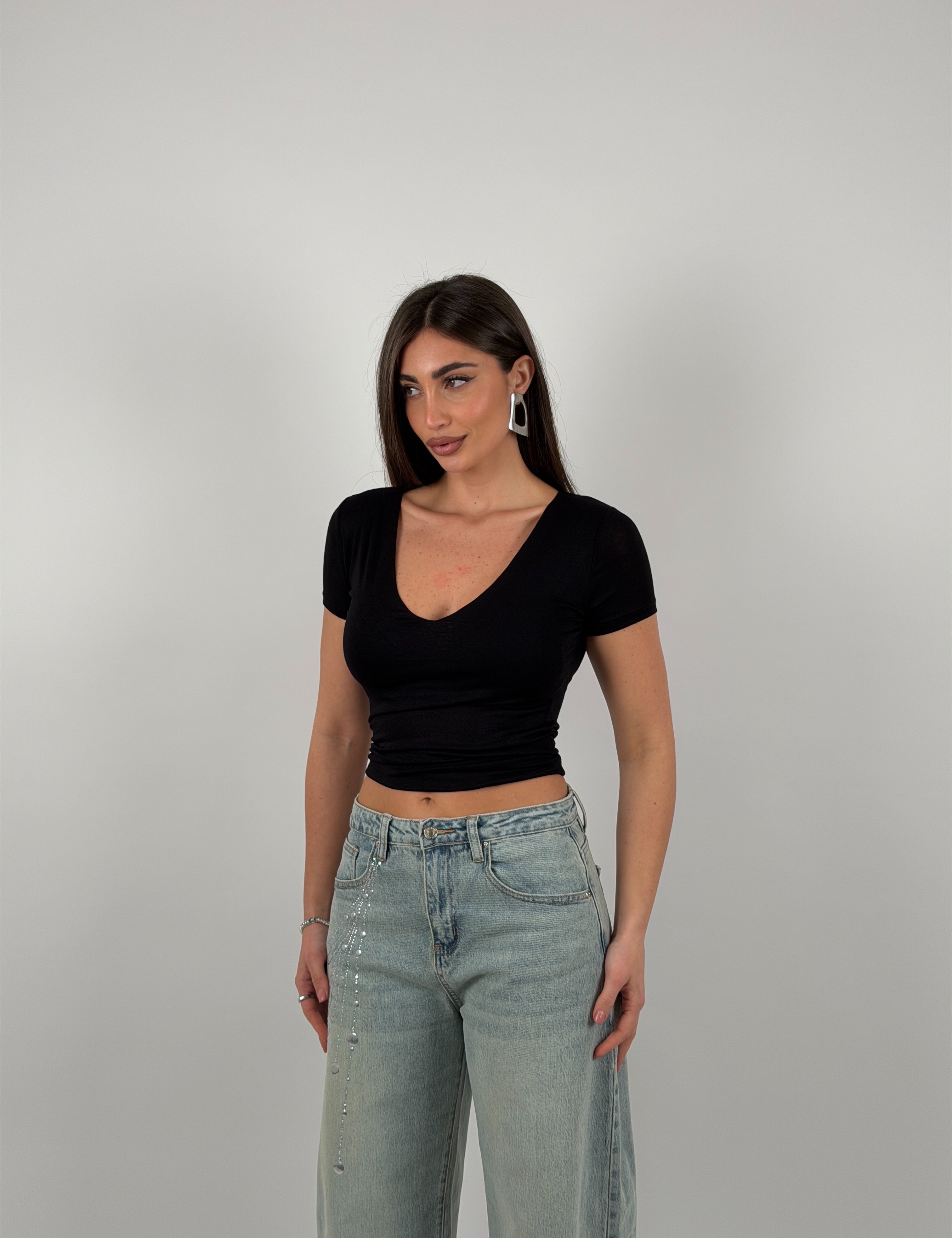 Maglia scollo a V semivelata mezza manica